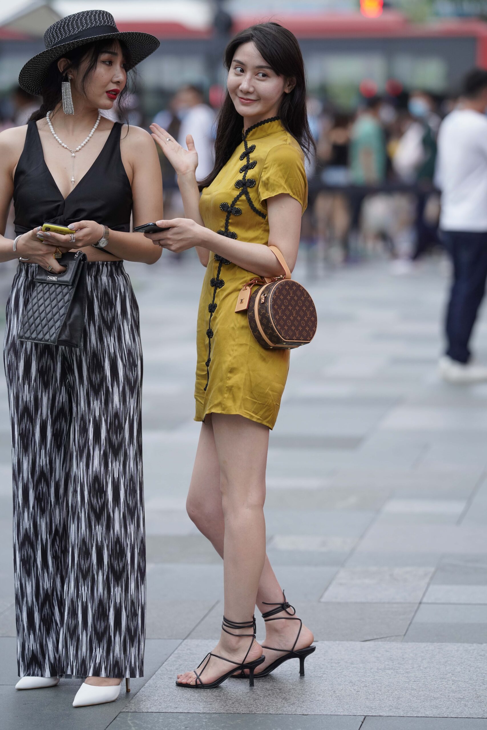 GS-K115  短裙气质美女 【76P 928M】