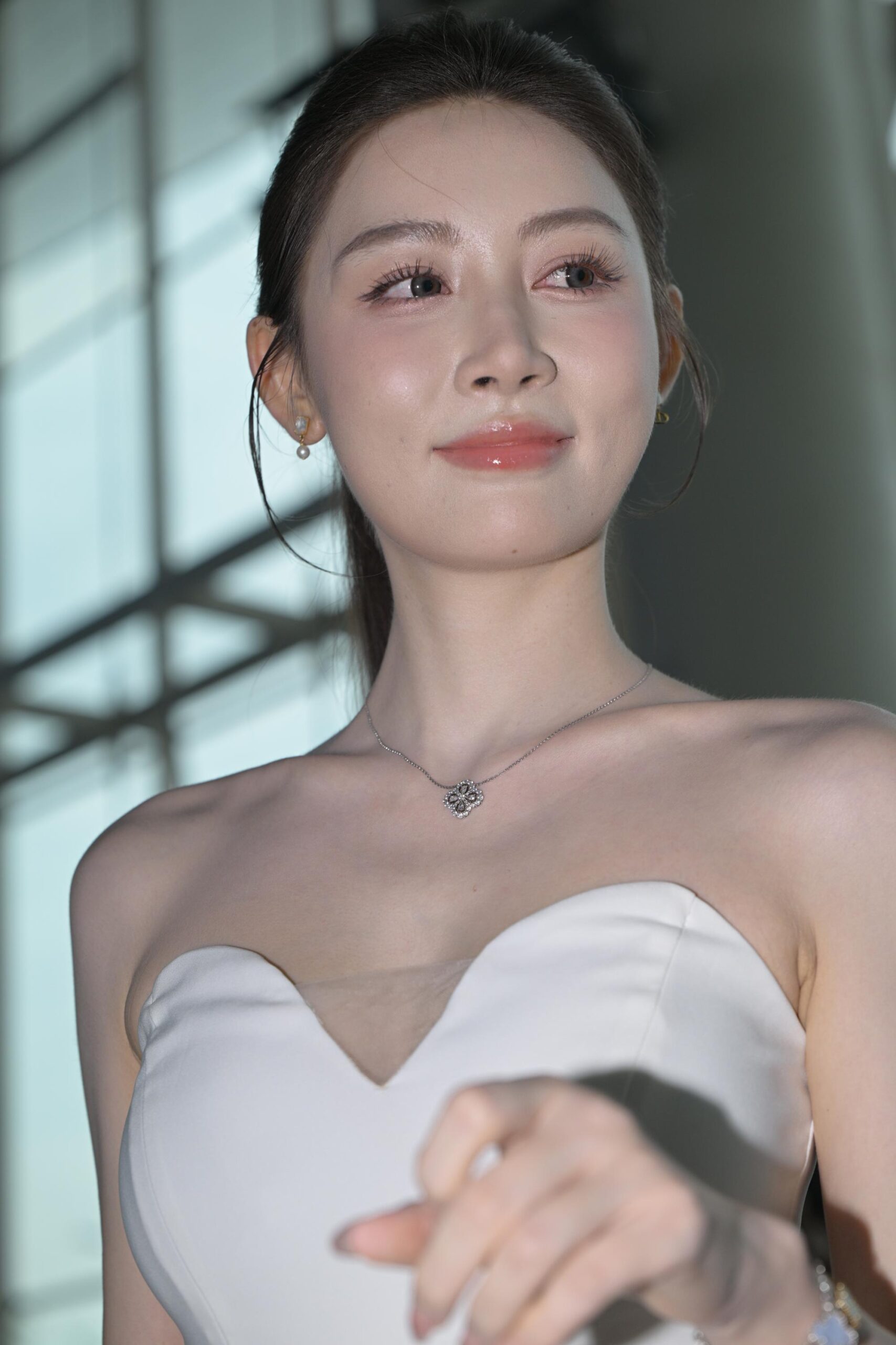 No.9705 超绝白裙美腿 [174P-3.81GB]