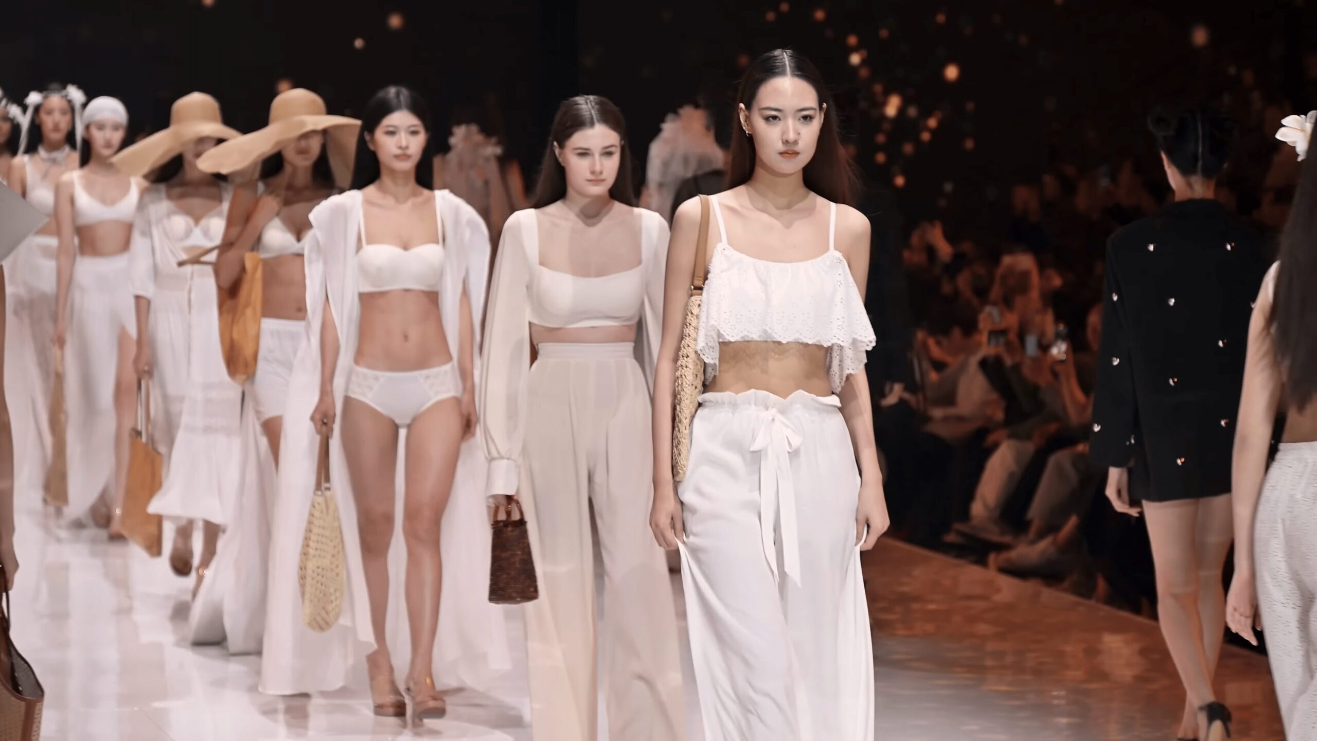 2025 深圳内衣展 展会模特【9分52秒  1.72G】