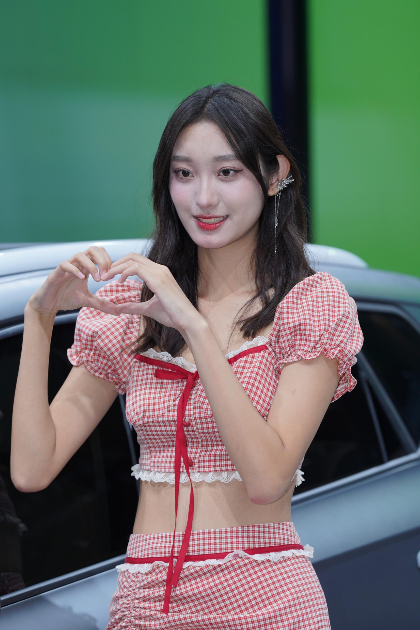 No.9639 青春甜美车模 [113P1V-1.78GB]