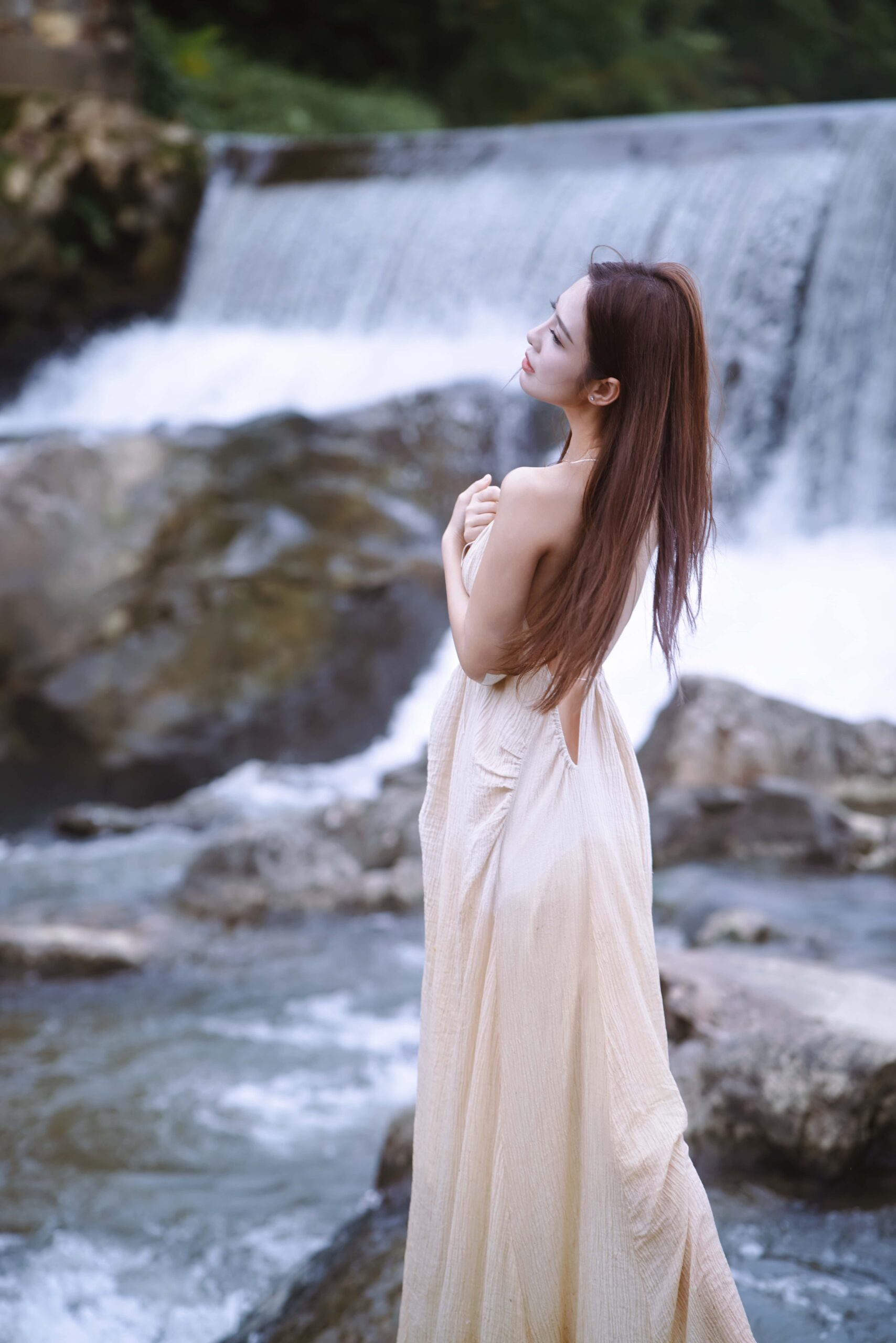 GS-Y0231 瀑边仙踪：麻裙少女的秘境 颖儿YY [42P-1.53GB]