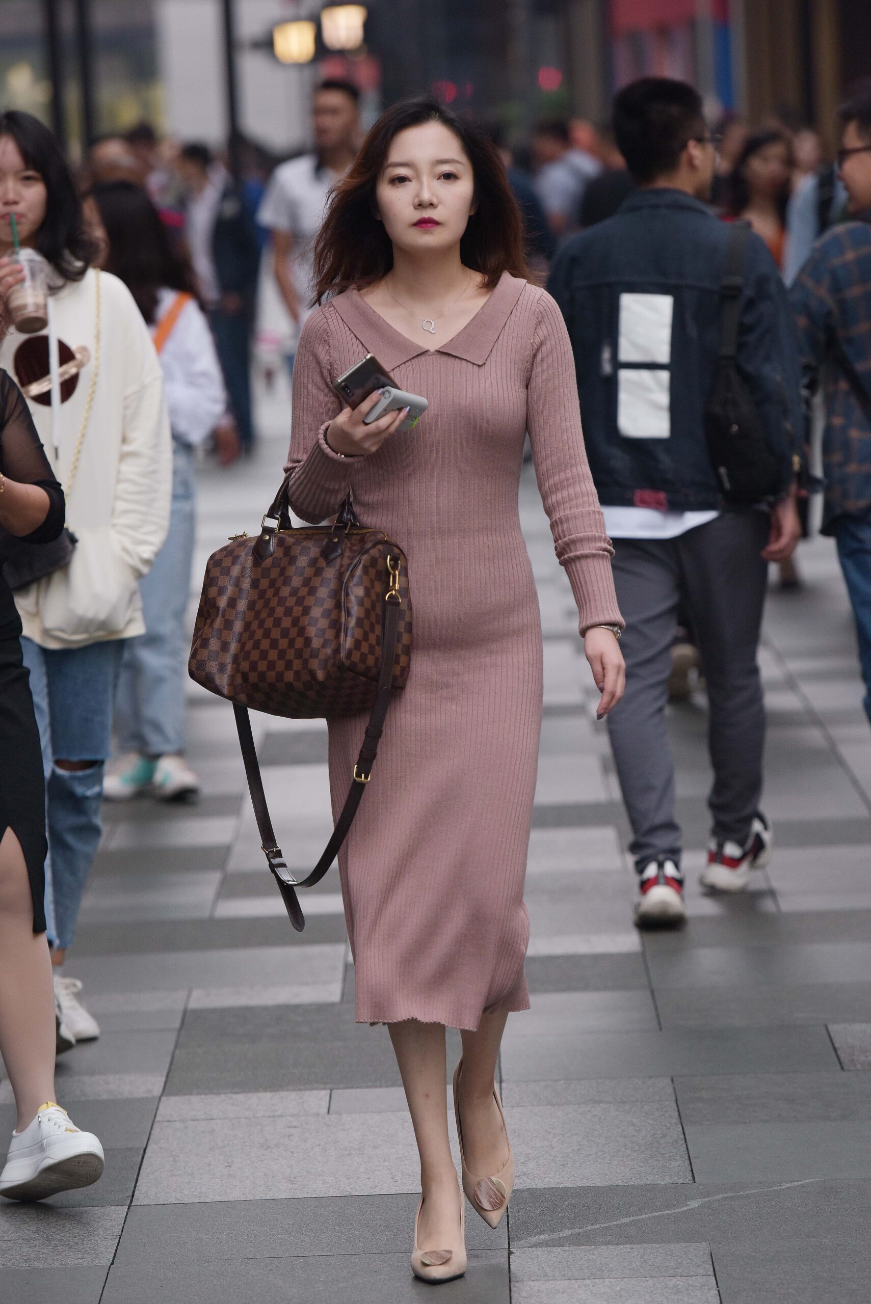 GS-K160 包屯裙美女 【51P 1.08G】