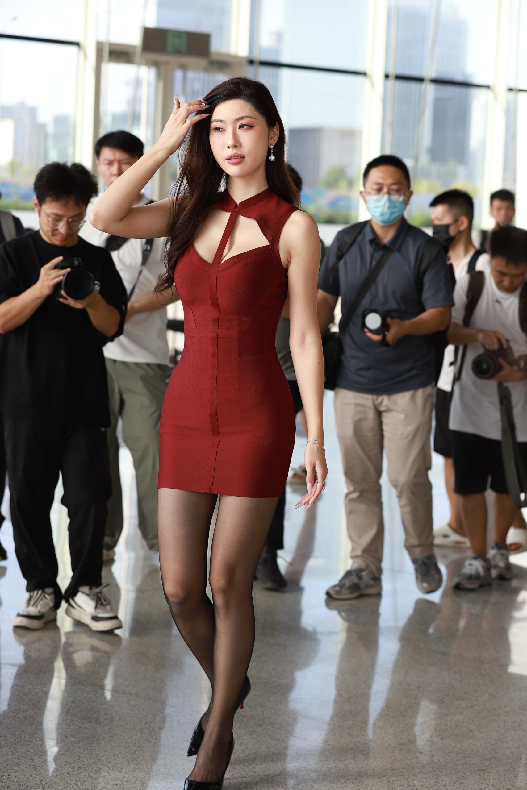 No.9679 酒红色镂空叶濛雨 [109P-832MB]