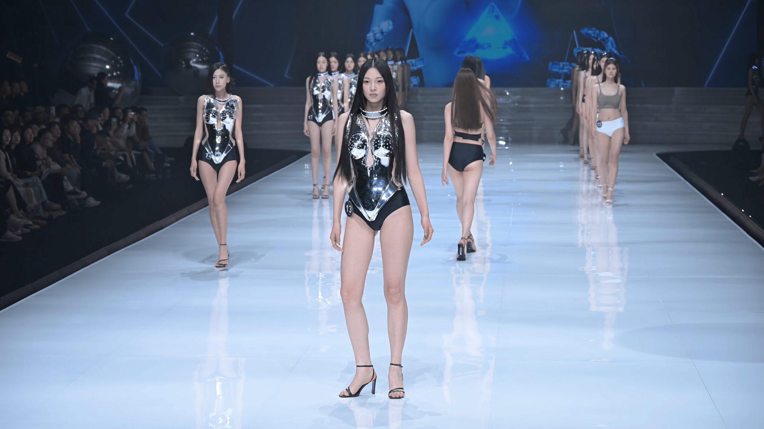 第12届SIUF国际超模大赛第一部分【10分16秒 1.19G】