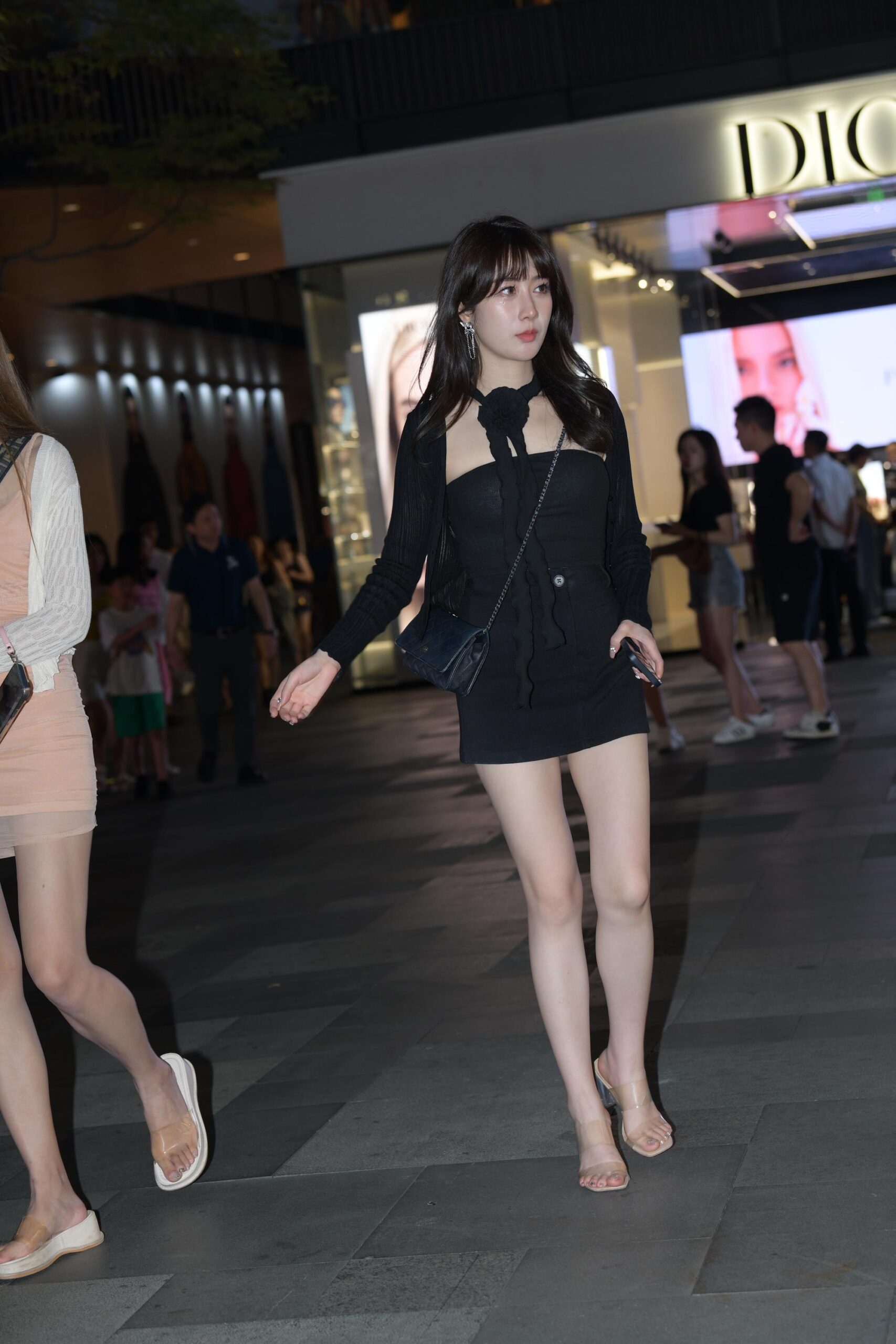 No.9672 牛奶肌肤美腿 [82P-1.90GB]