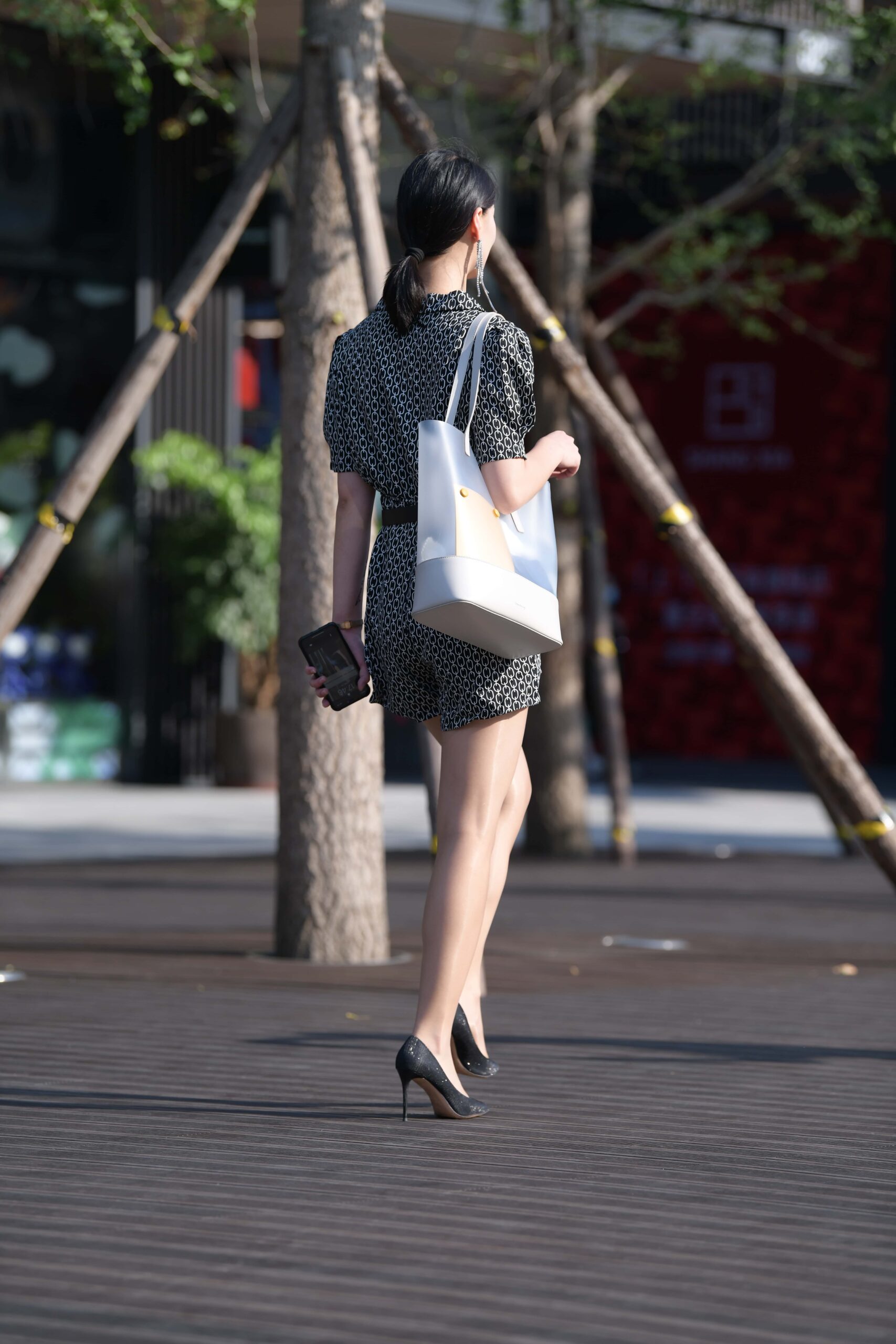 GS-K192 阳光下的肉丝高贵美女 【49P 1.05G】