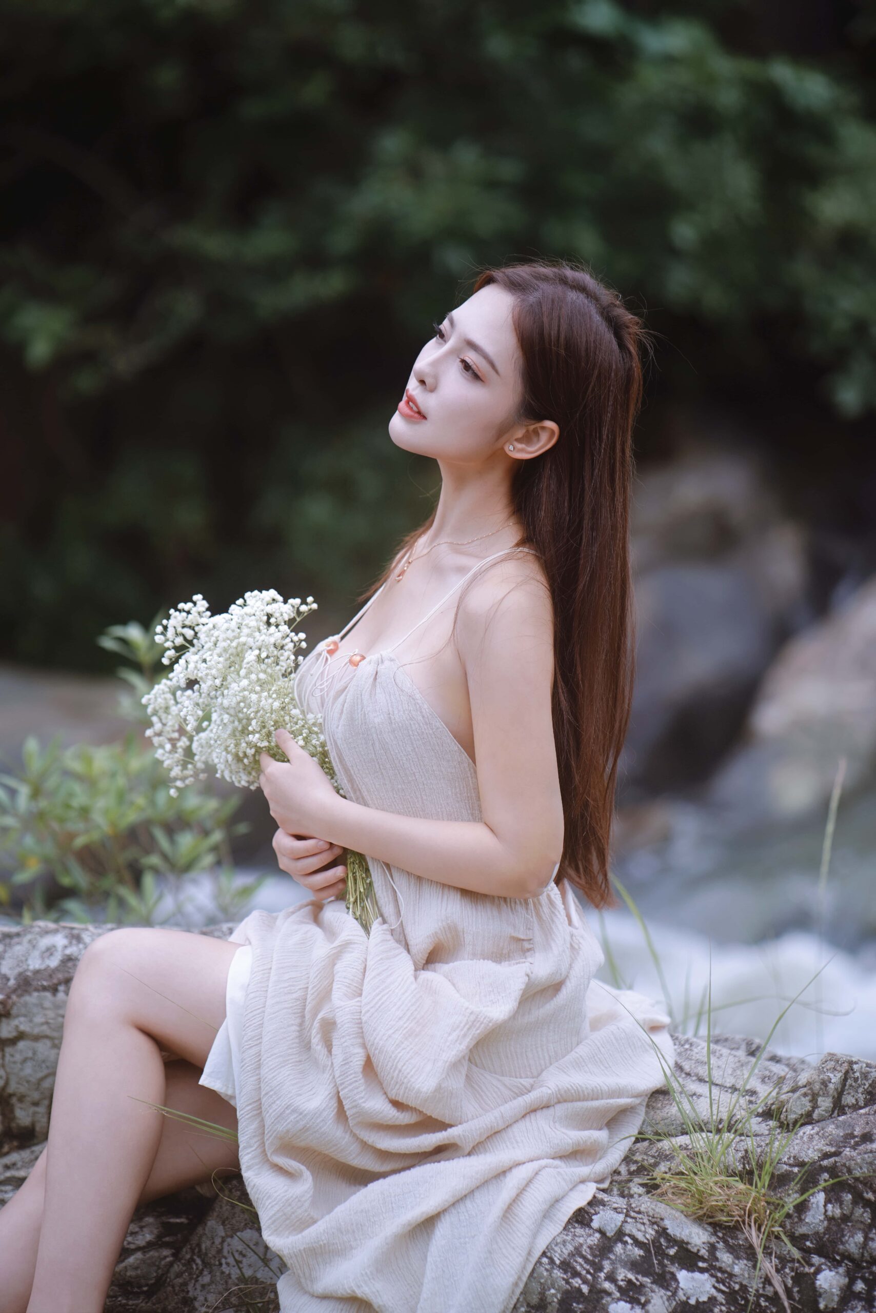 GS-Y0231 瀑边仙踪：麻裙少女的秘境 颖儿YY [42P-1.53GB]