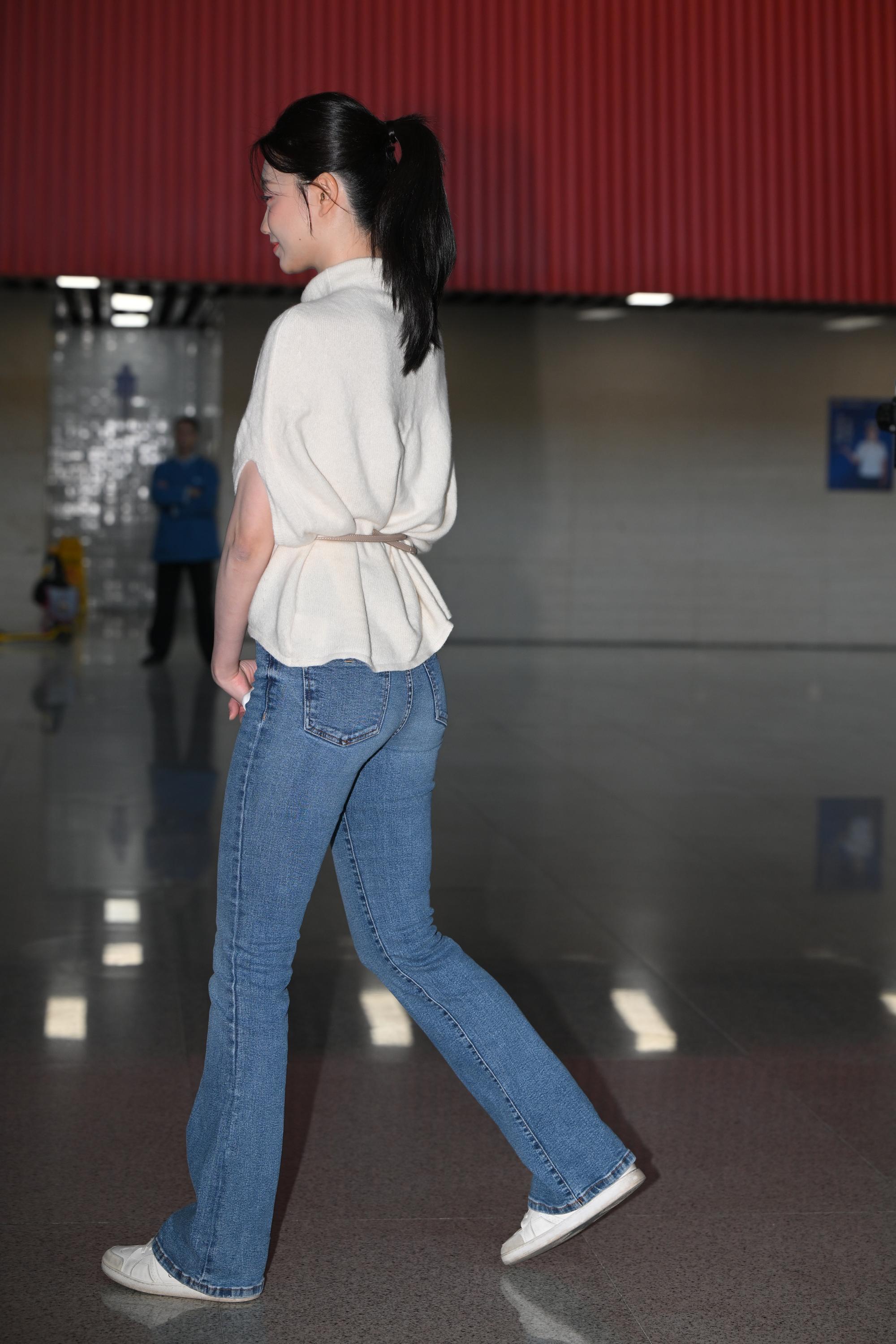 GS-X845 刘诗淇穿牛仔裤太好看了吧 【117P1V 10.51G】