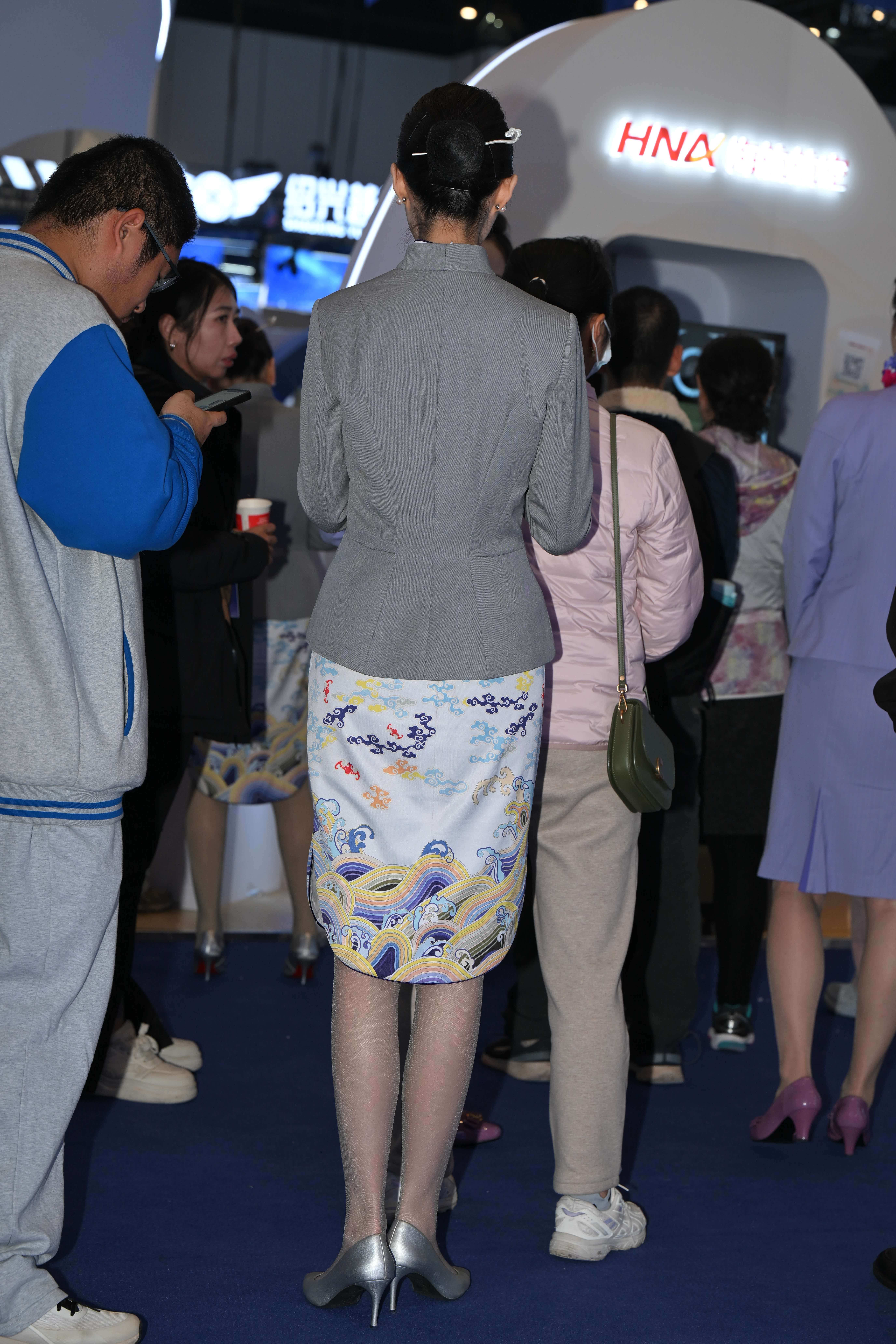 No.9851 高级乘务长 [90P-2.06GB]