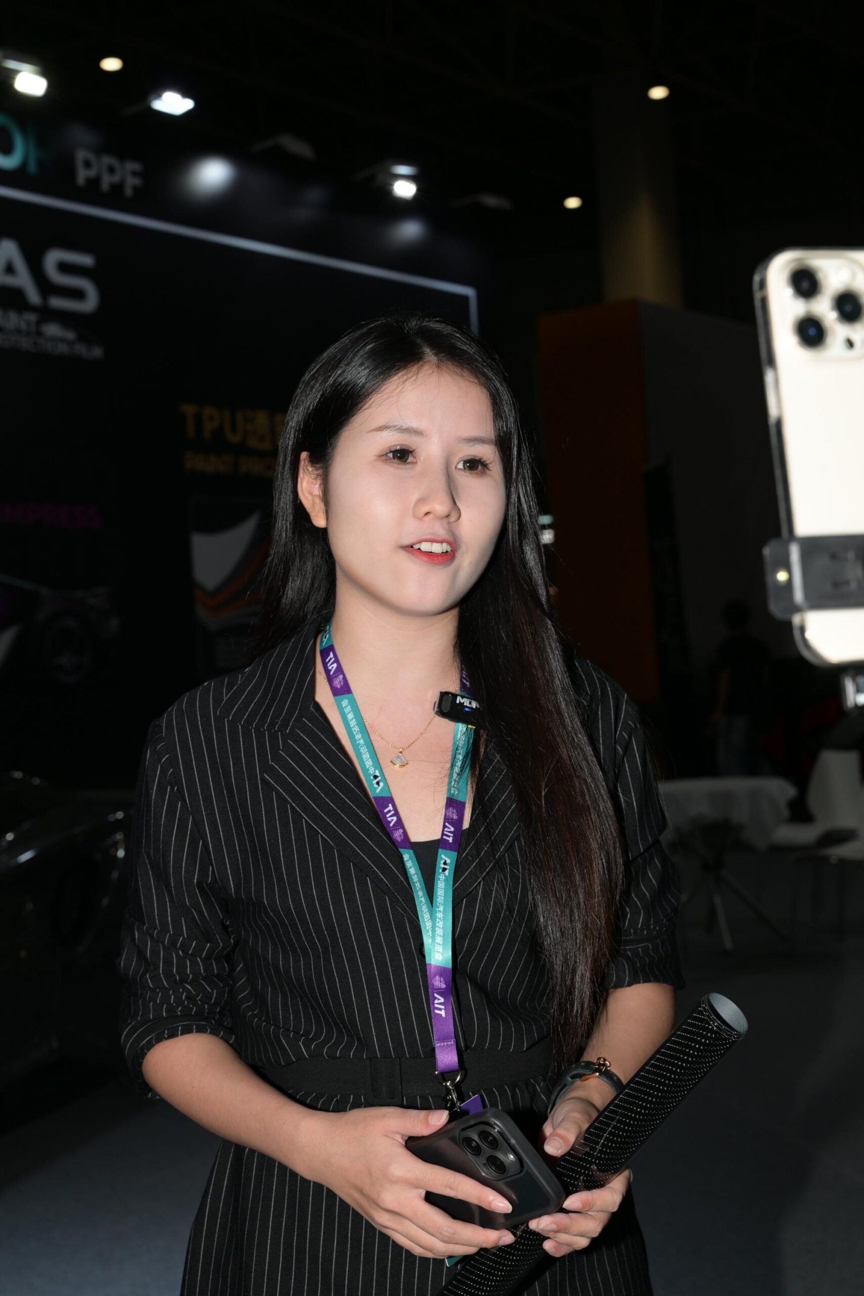 No.9749 气质美女主播 [70P-1.45GB]