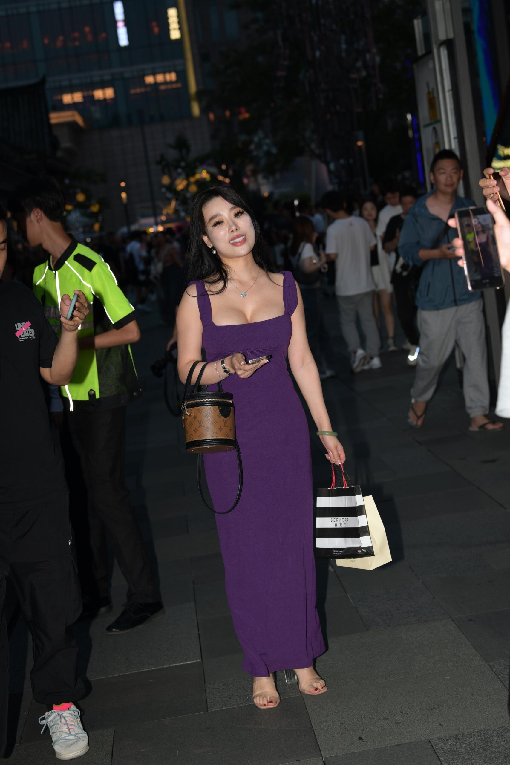 No.9731 复古风紫色长裙 [102P-2.35GB]