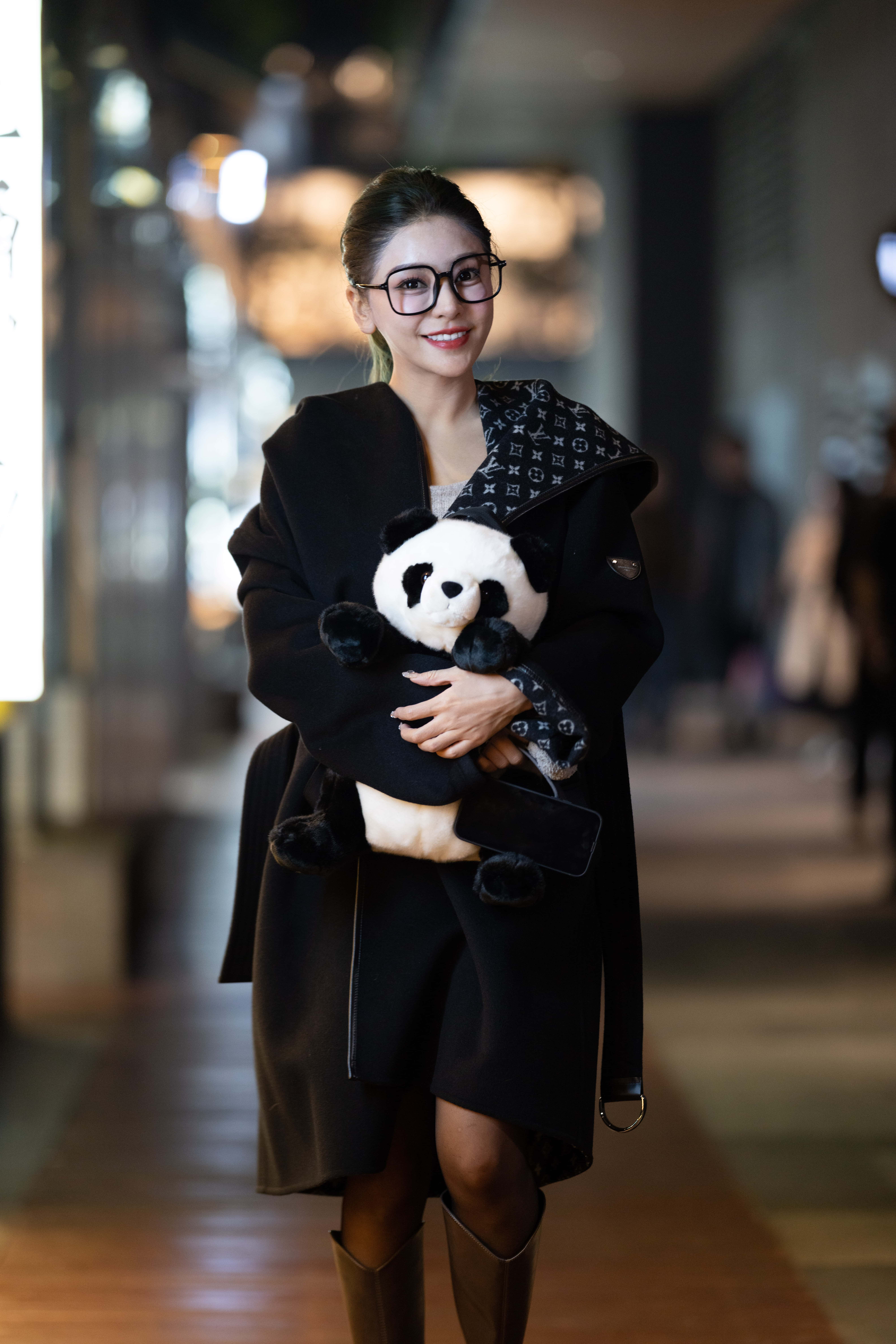 No.9792 棕色皮短裤 [84P-1.02GB]