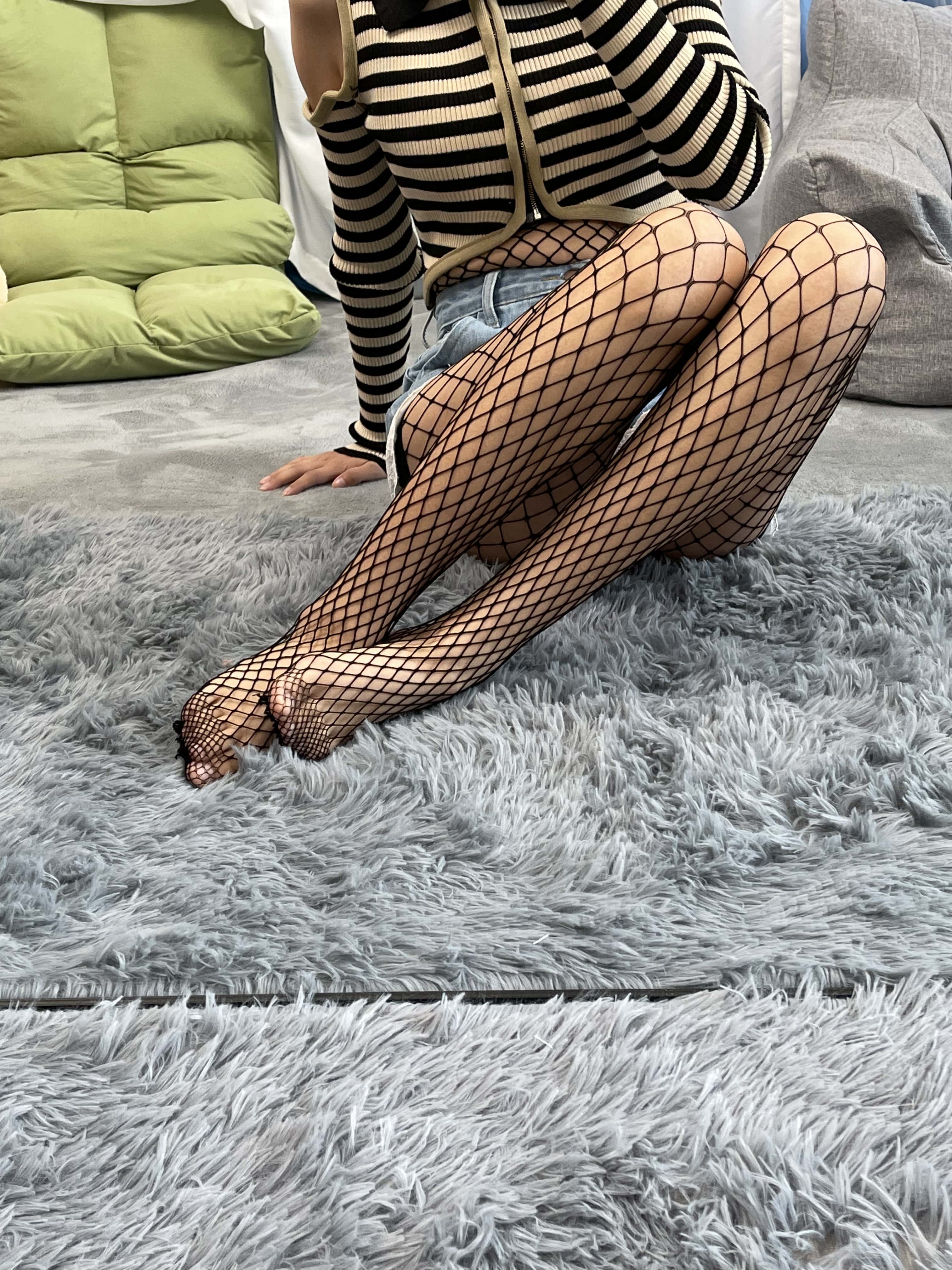 No.056 牛仔短裤 渔网袜 黑丝 [250P8V-2.14GB]