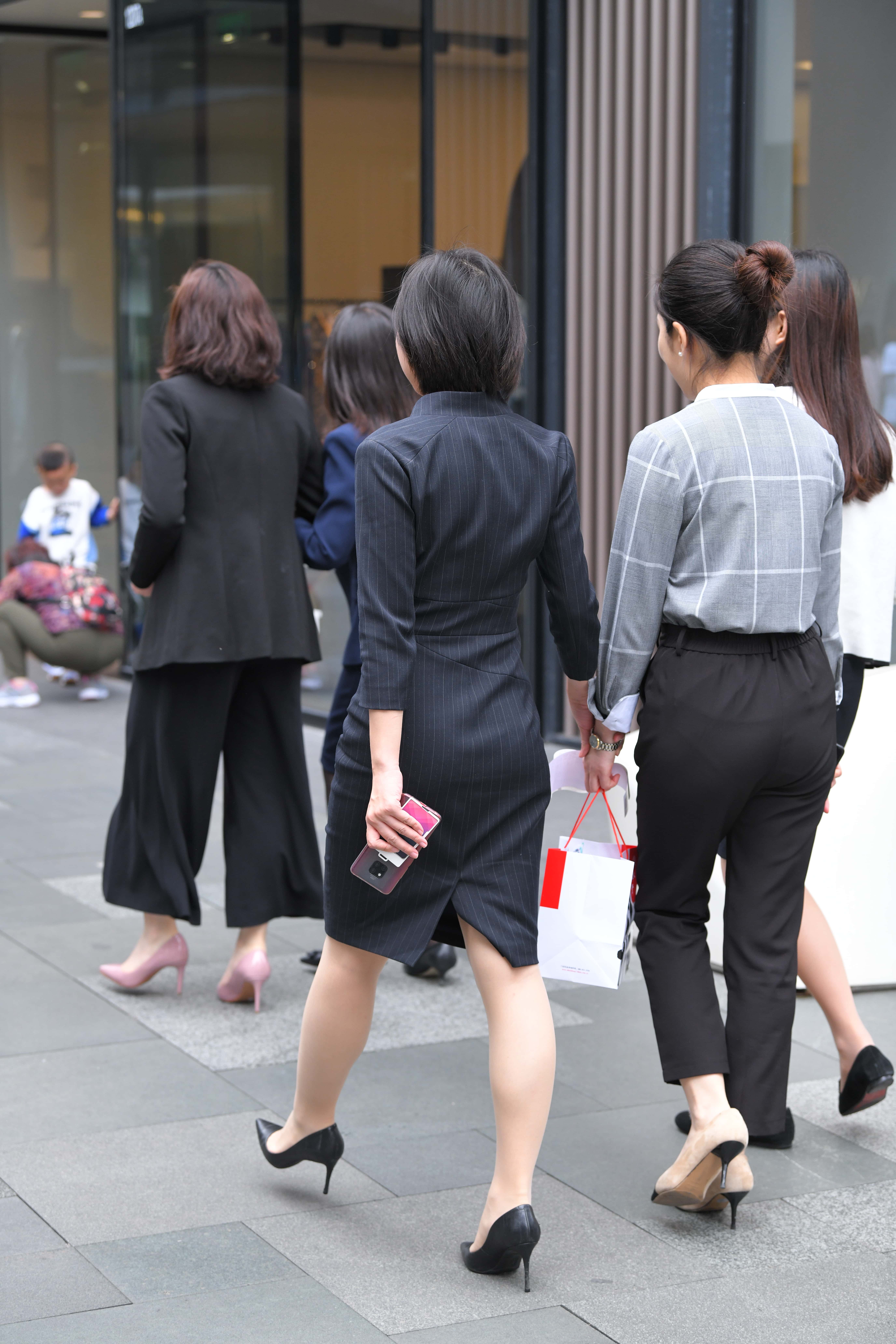 GS-K219 看看这是哪个行业的制服 【70P 1.68G】