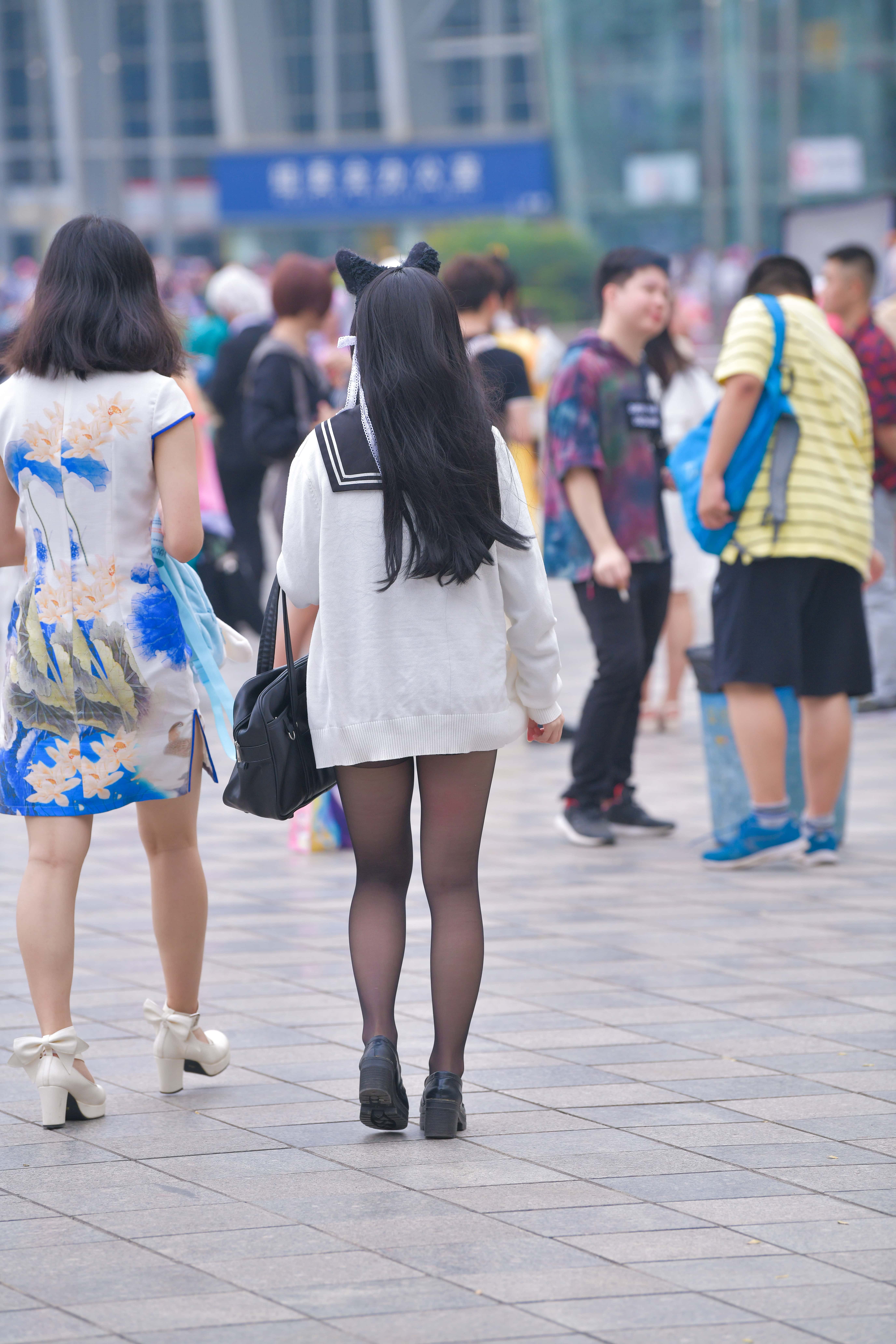 GS-K209 嫩腿，黑丝女孩 【50P  450M】