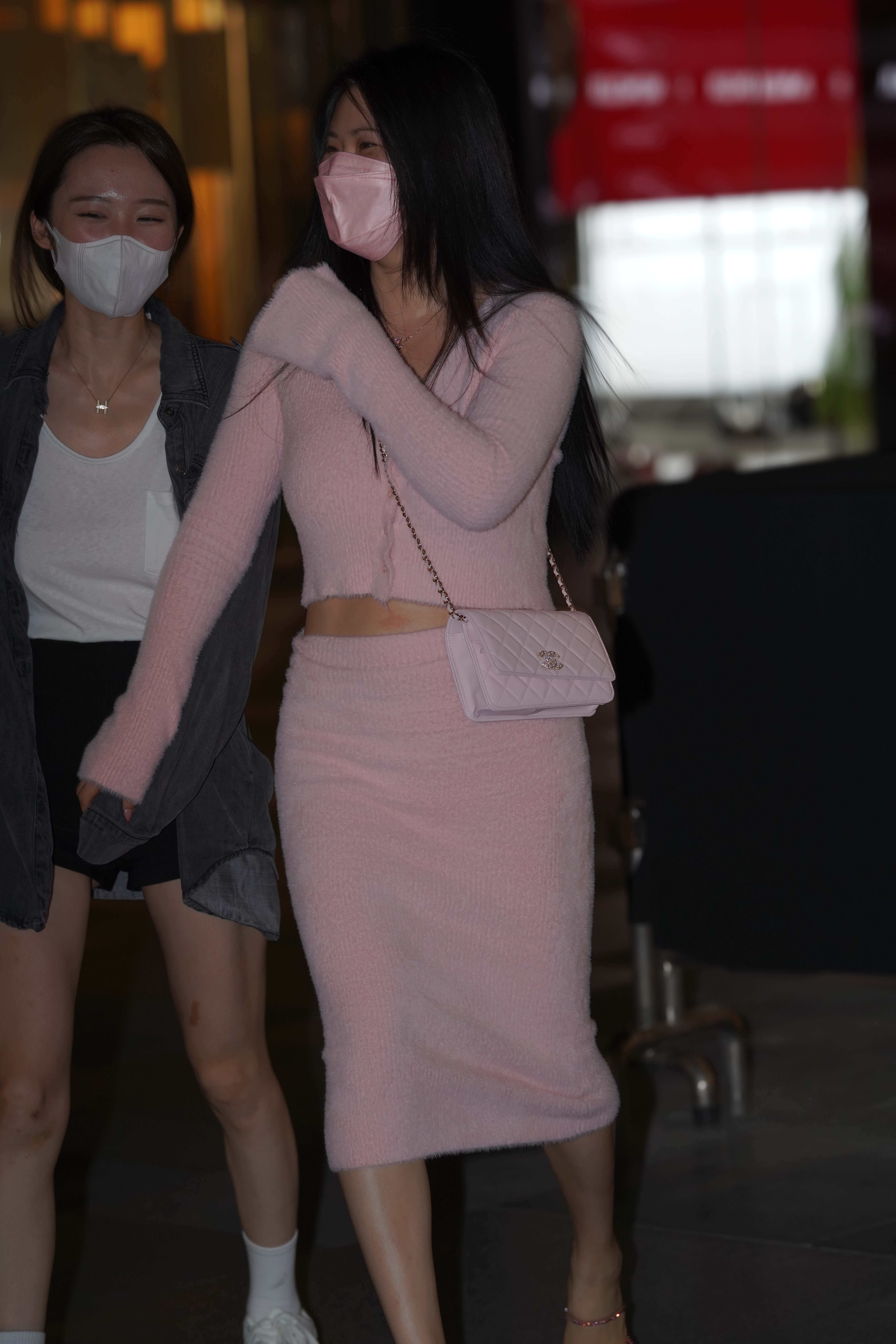 GS-T817  粉色包臀裙美女  【130P  1.99G】