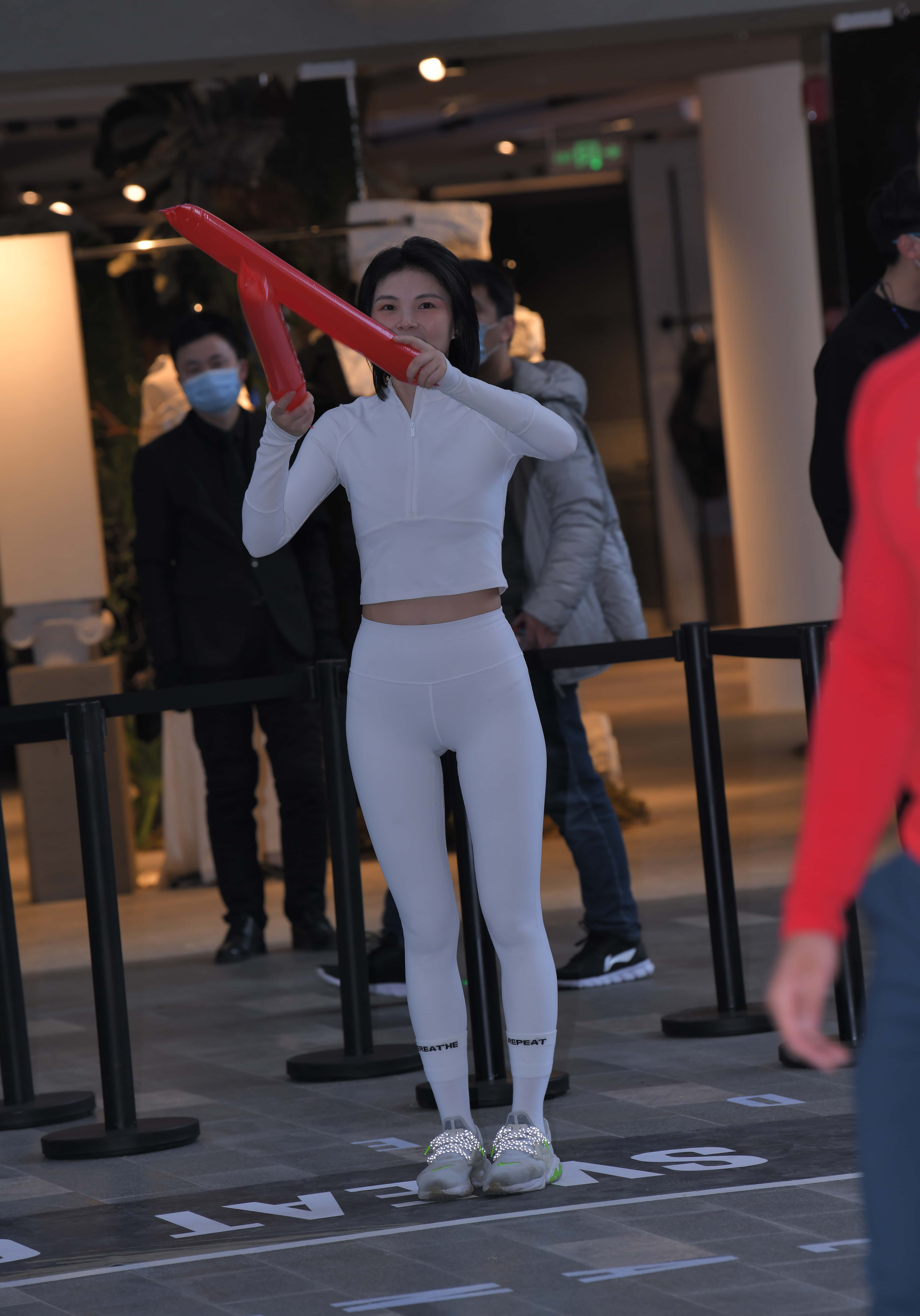 GS-T824  快乐的白色紧身裤 【56P  1.43G】