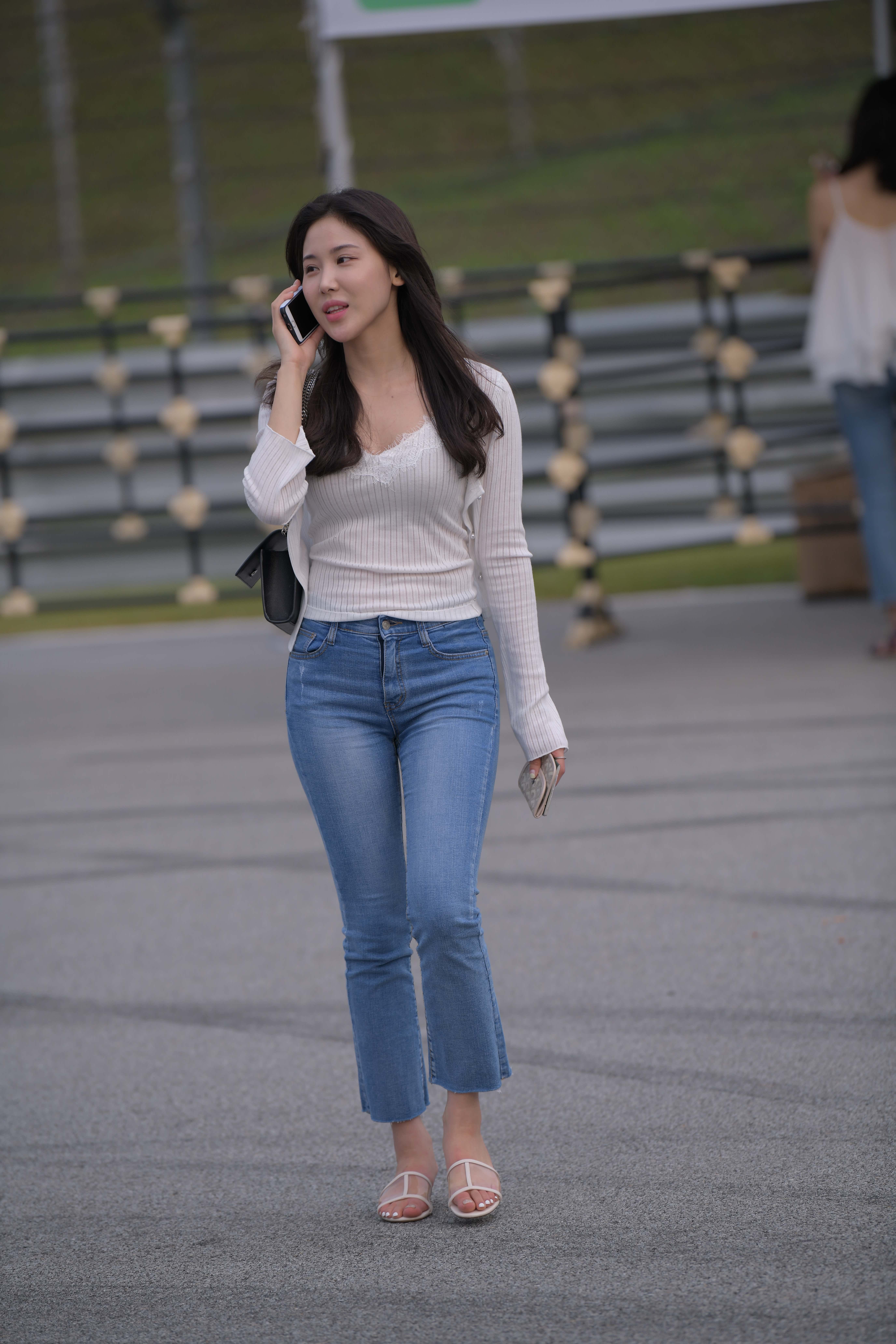 GS-T821  街拍紧身蓝牛气质美女  【31P  708M】