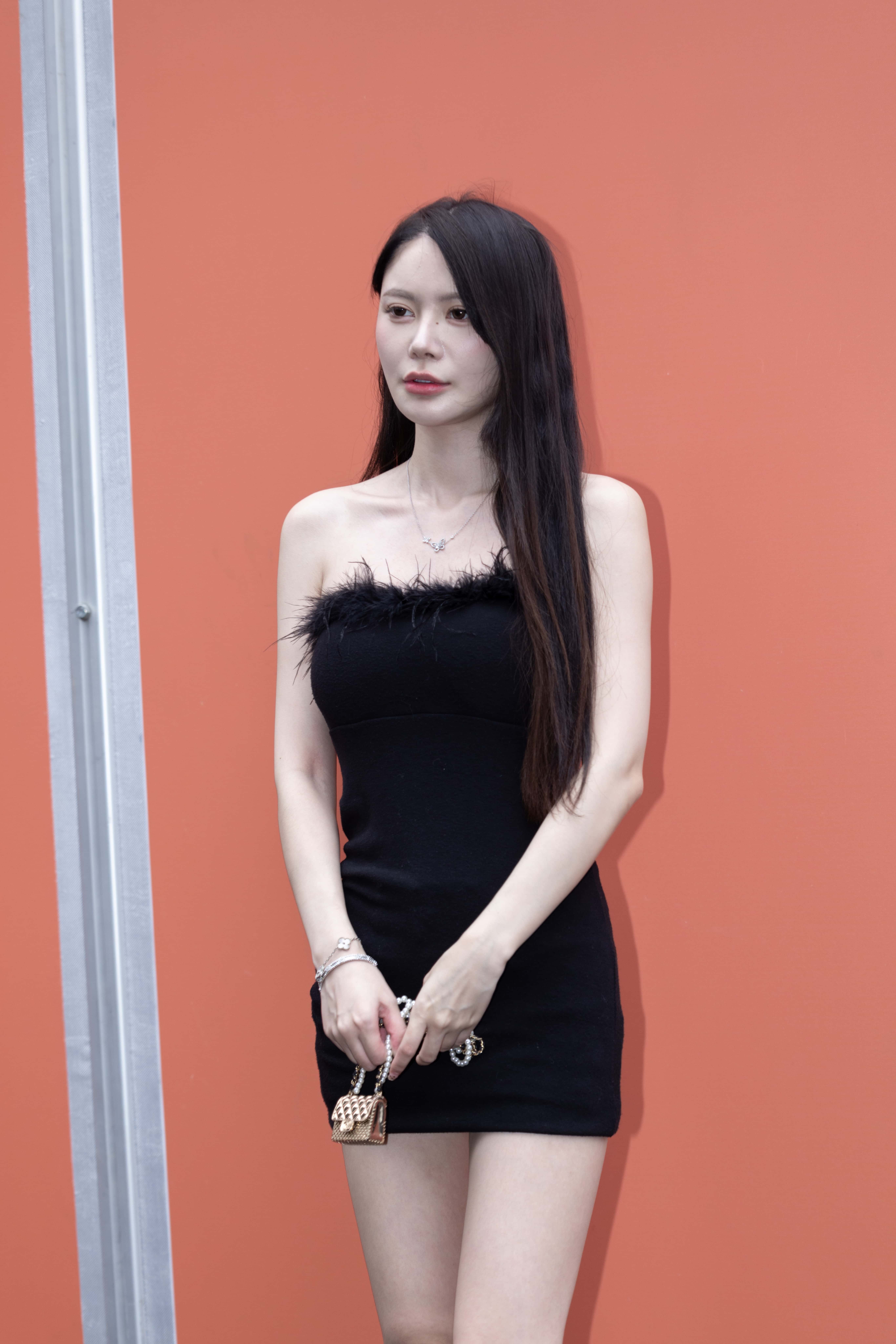 No.9818 白皙粉嫩美腿玉足 [108P-836MB]