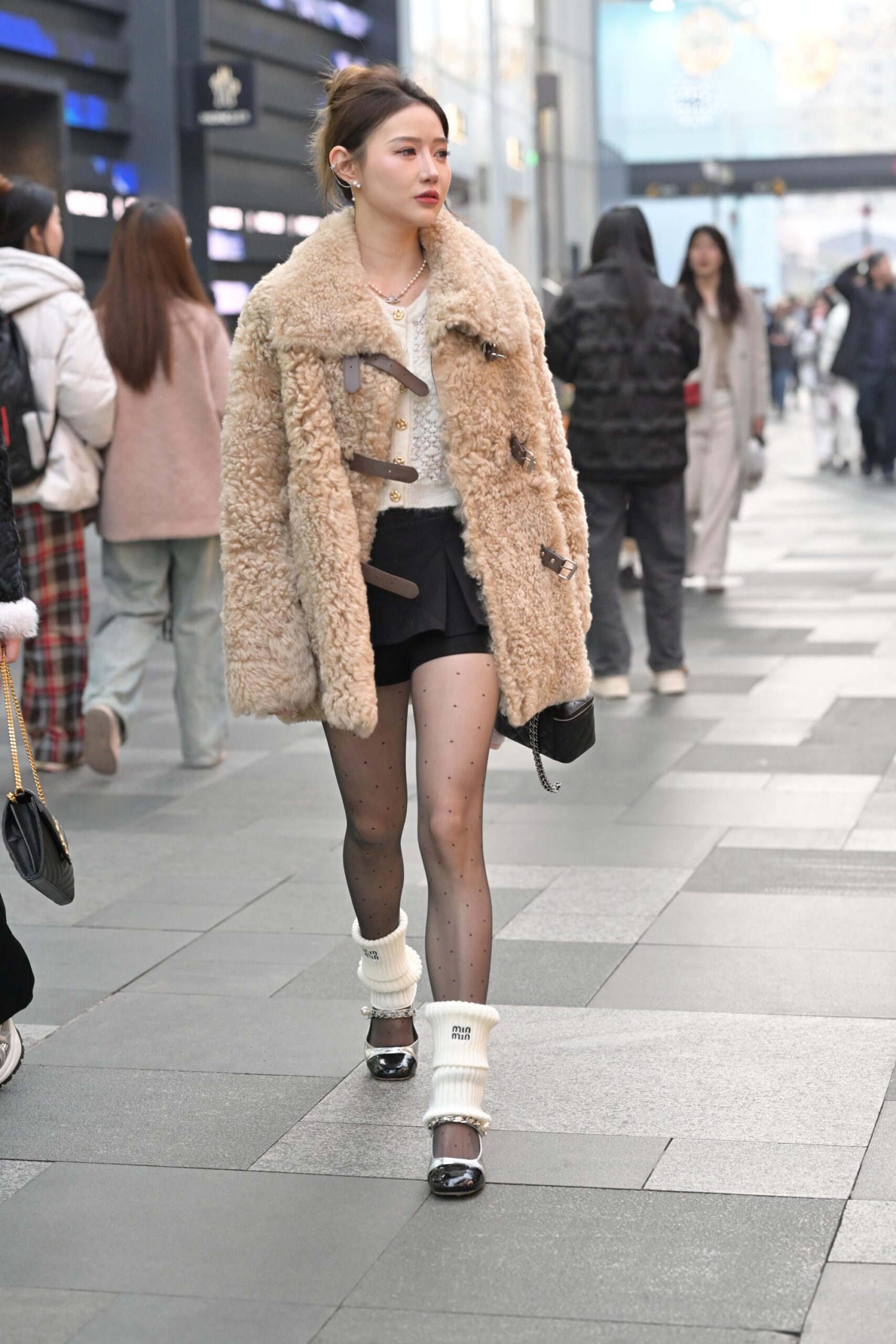 No.9769 大气迷人皮草丝袜 [68P-1.44GB]