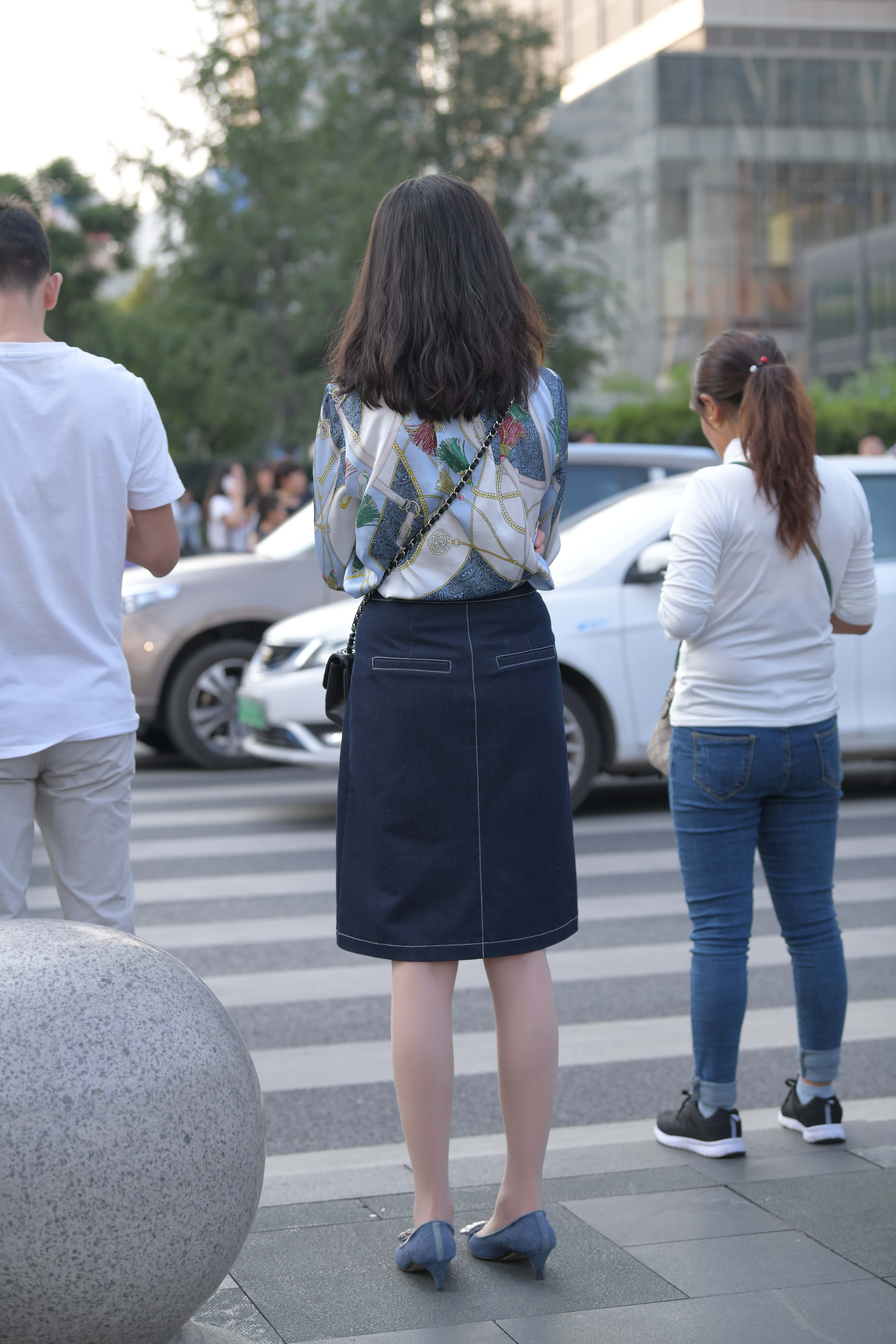 GS-K234 爱穿肉丝的贤妻 【28P  621M】