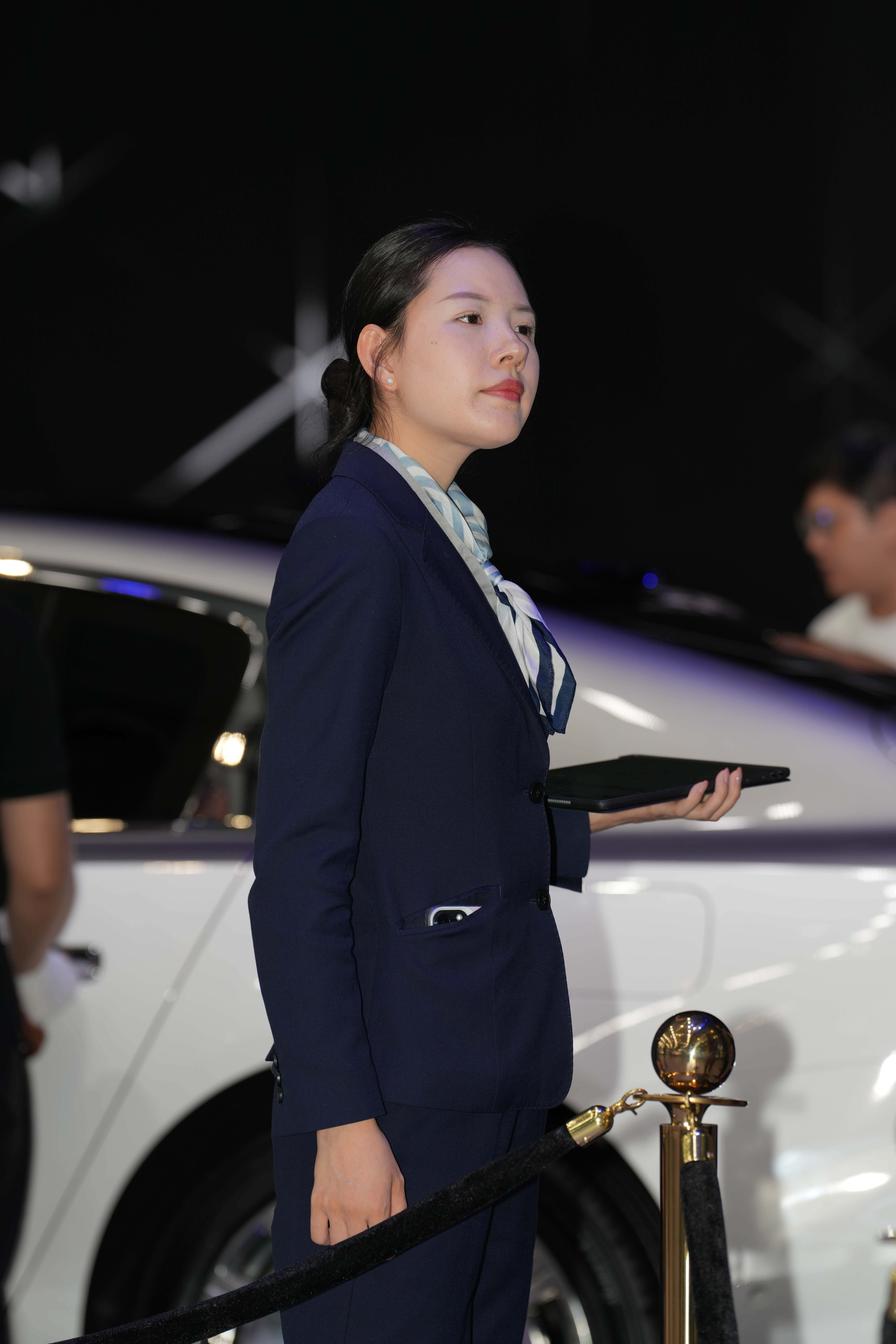 GS-T829  西装外套长裤的汽车导购员小姐姐  【50P  1.54G】