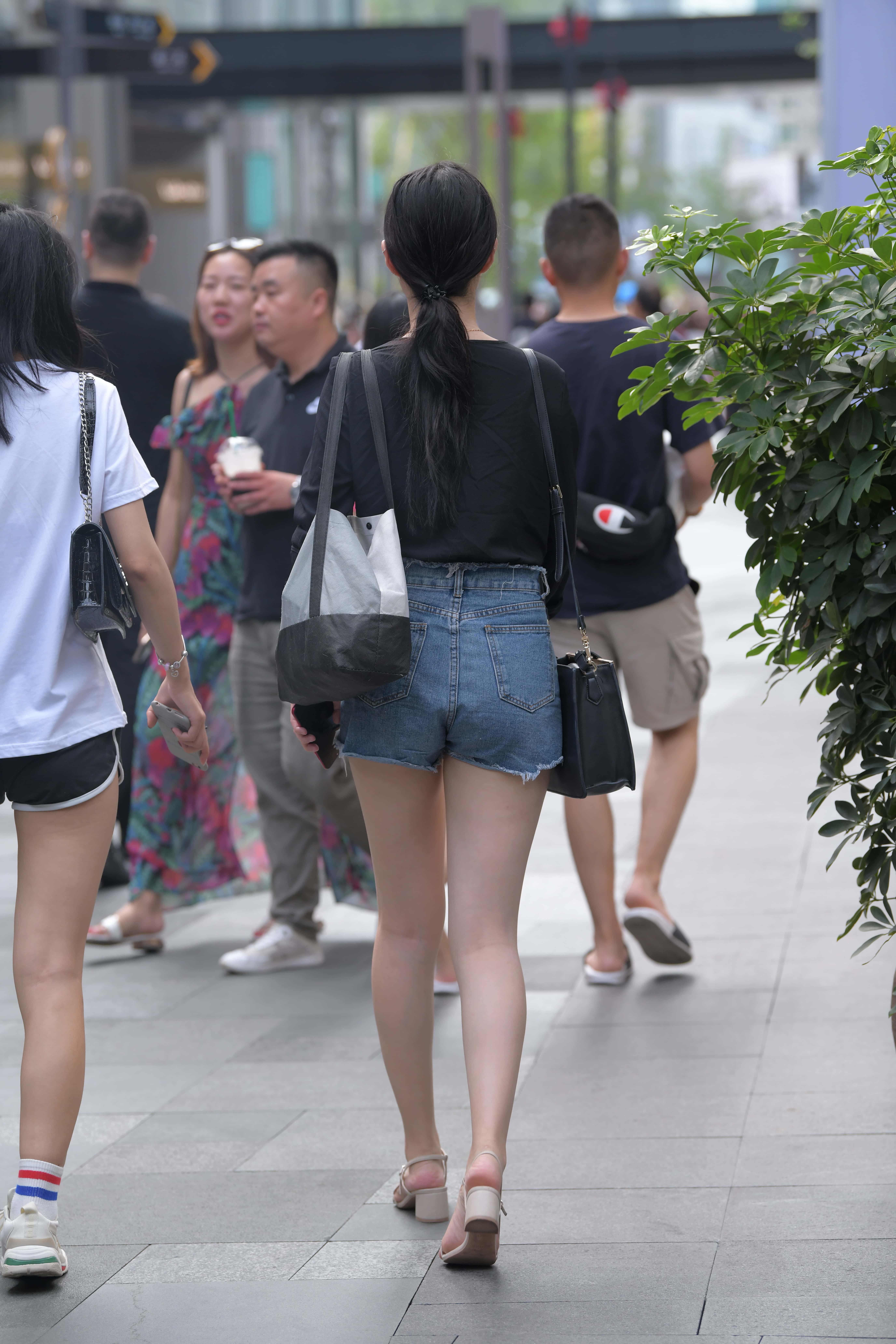 GS-K235 我看到这类大白腿好激动 【71P  740M】