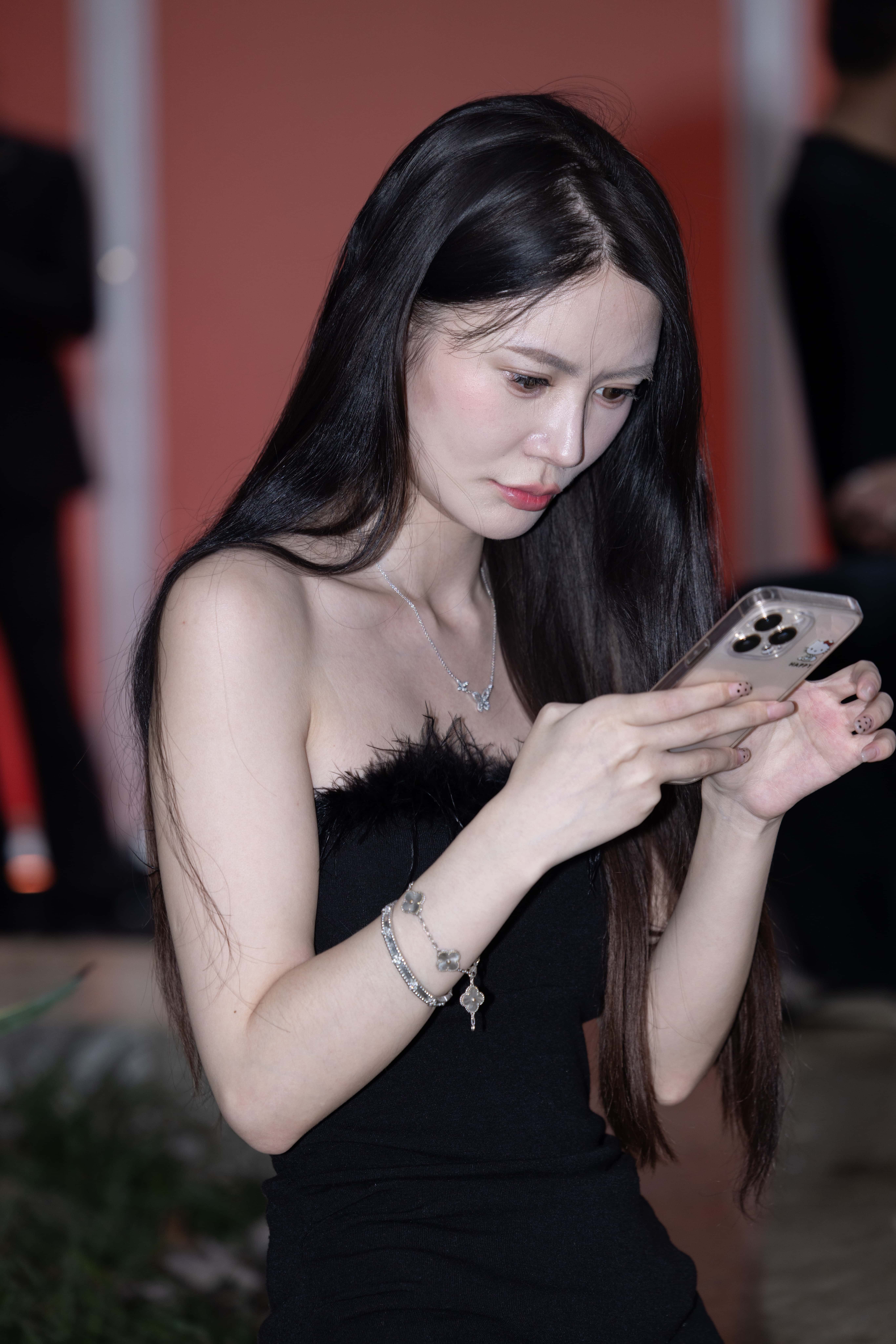 No.9818 白皙粉嫩美腿玉足 [108P-836MB]