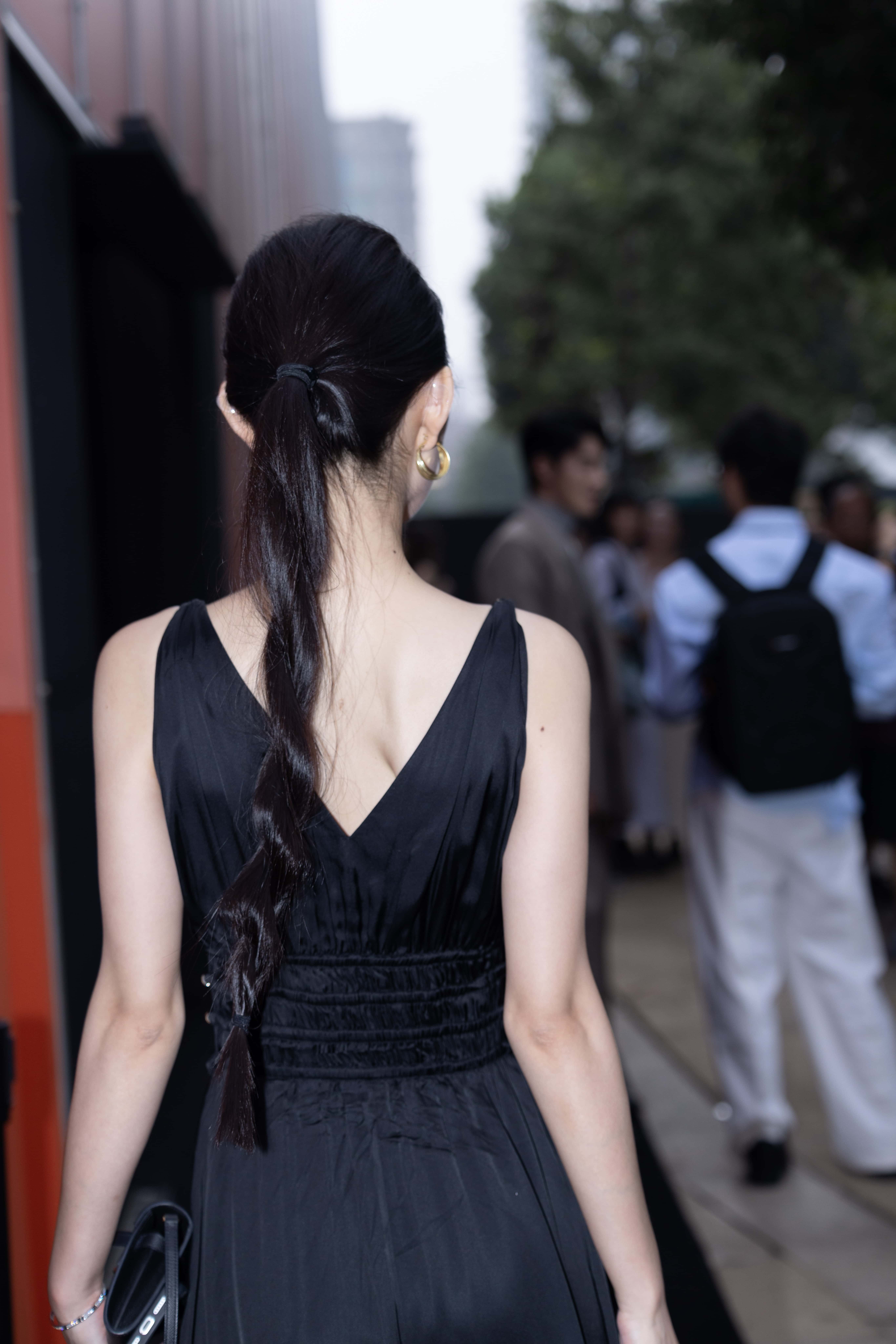 No.9852 小露娜性感深V美胸 [122P-911MB]