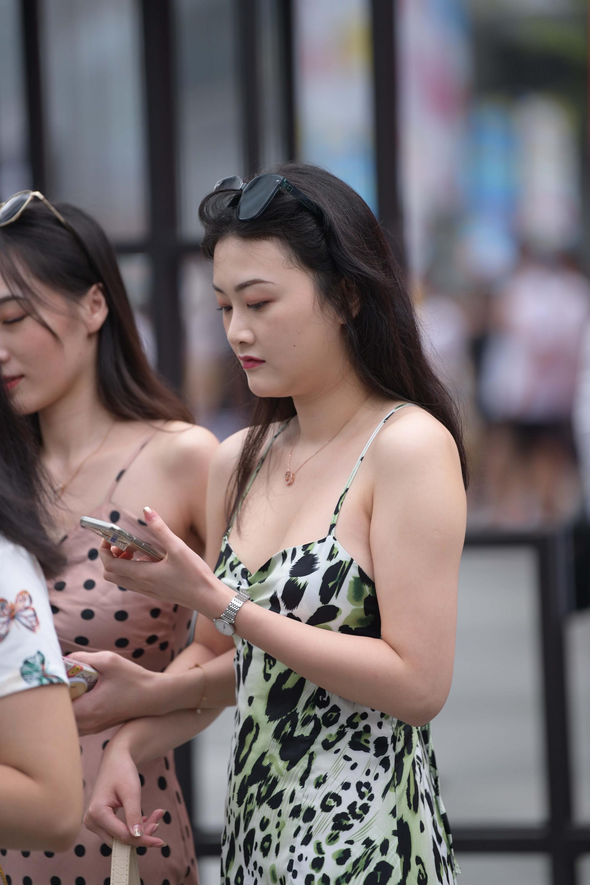 GS-K251 性感吊带裙，丰满的女人 【41P 990M】