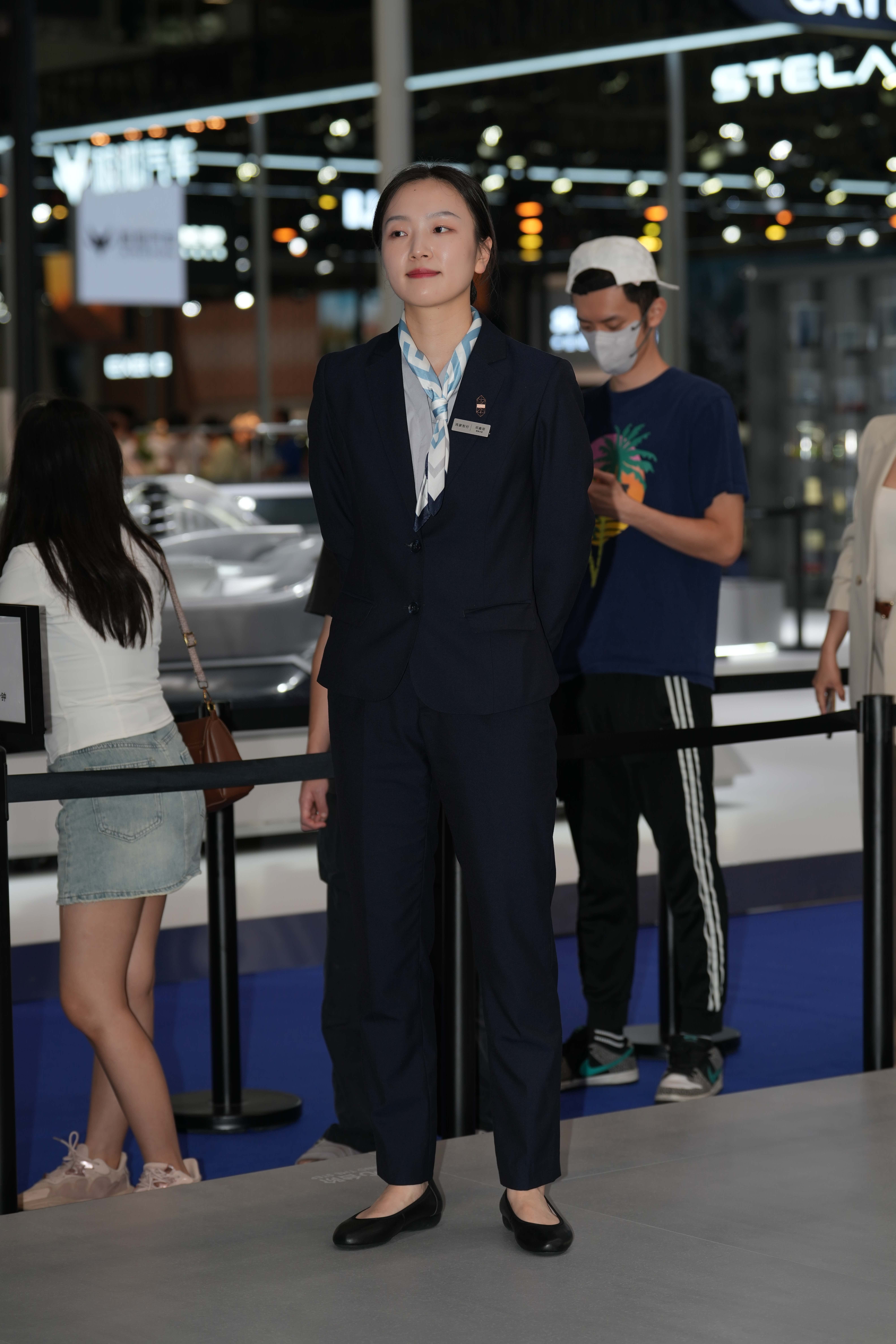 GS-T829  西装外套长裤的汽车导购员小姐姐  【50P  1.54G】