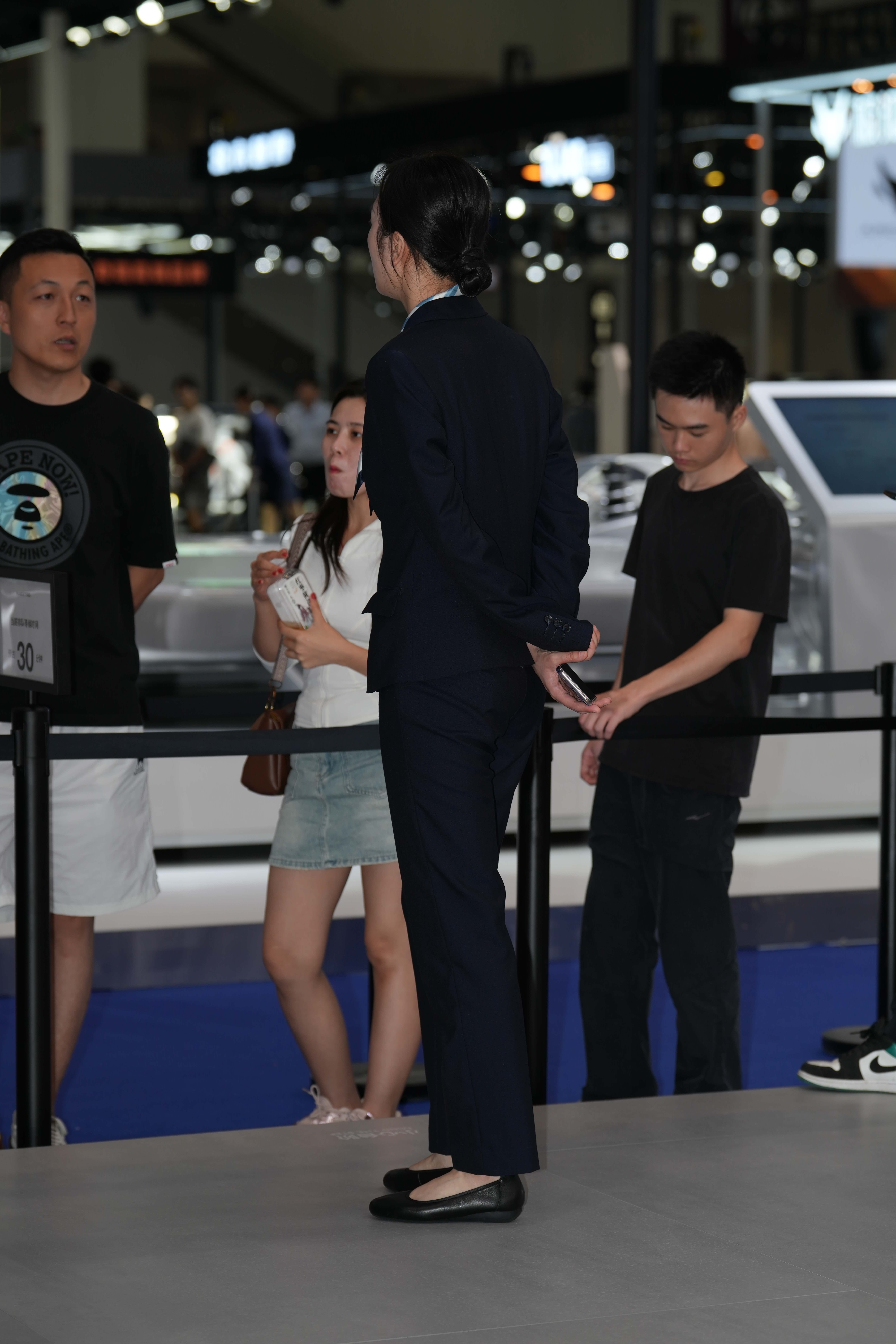 GS-T829  西装外套长裤的汽车导购员小姐姐  【50P  1.54G】