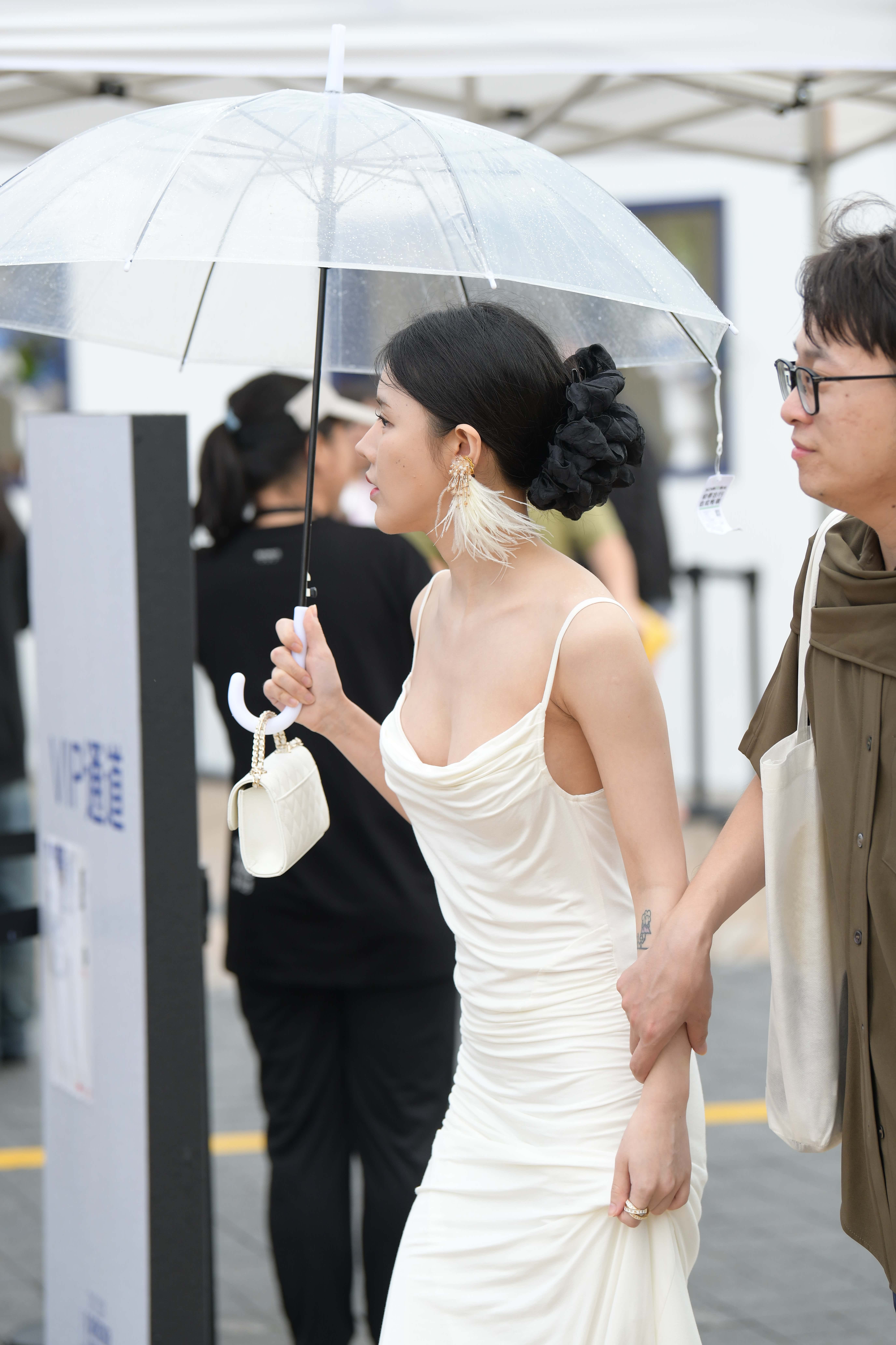 No.9862 低胸丰满性感女友 [111P-2.41GB]