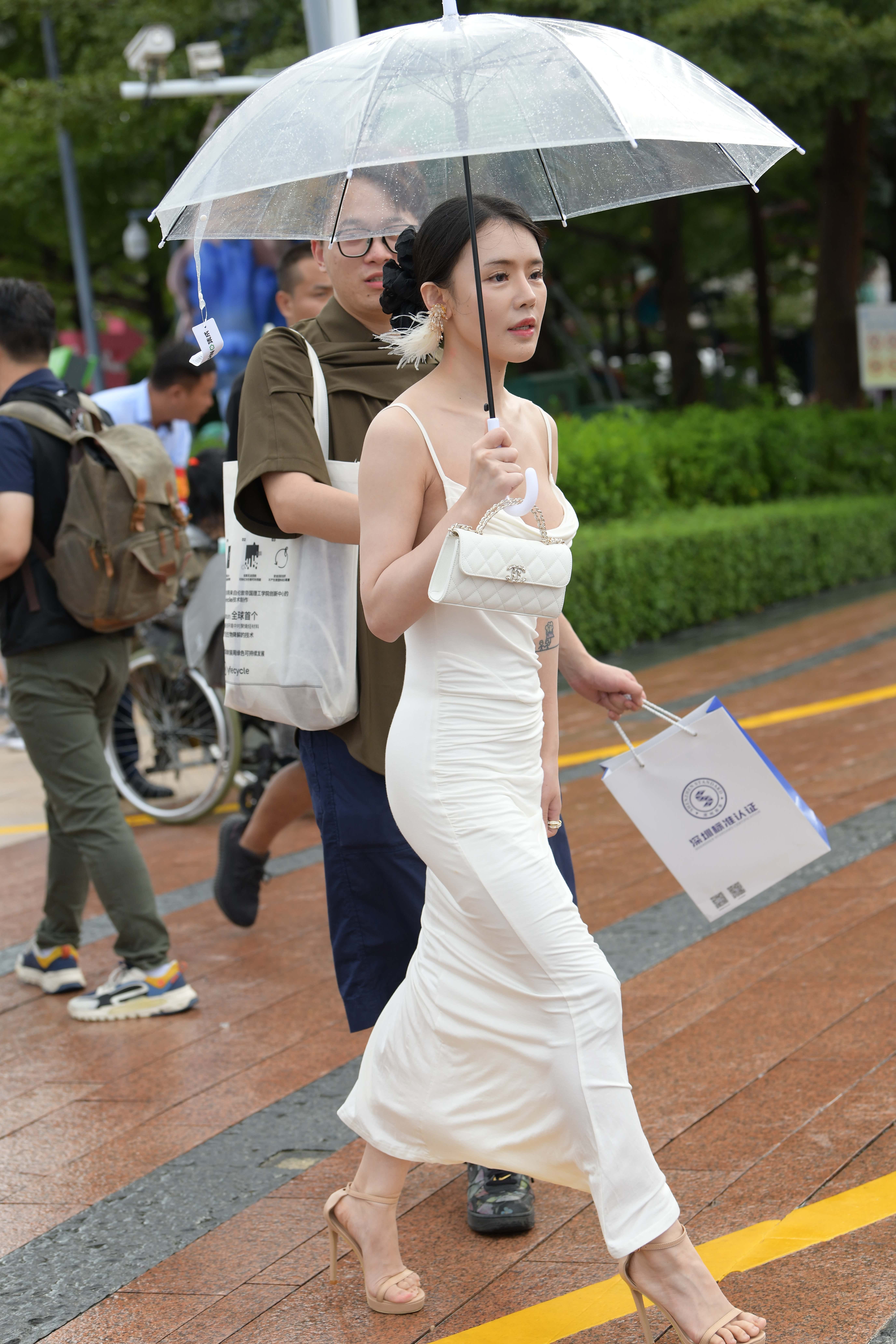 No.9862 低胸丰满性感女友 [111P-2.41GB]