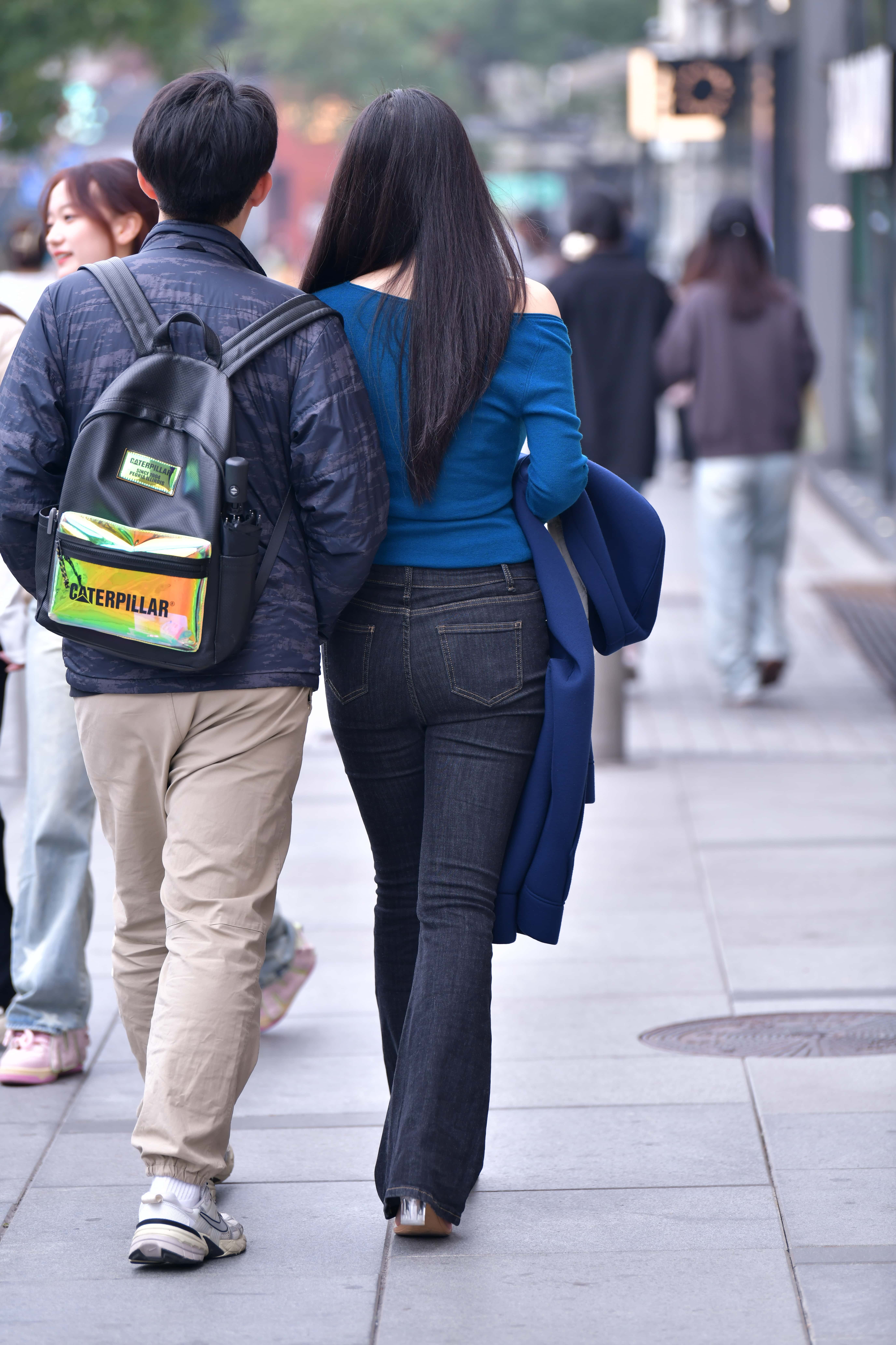 GS-X843 红嘴唇甜美牛仔裤美女 【69P 1.20G】