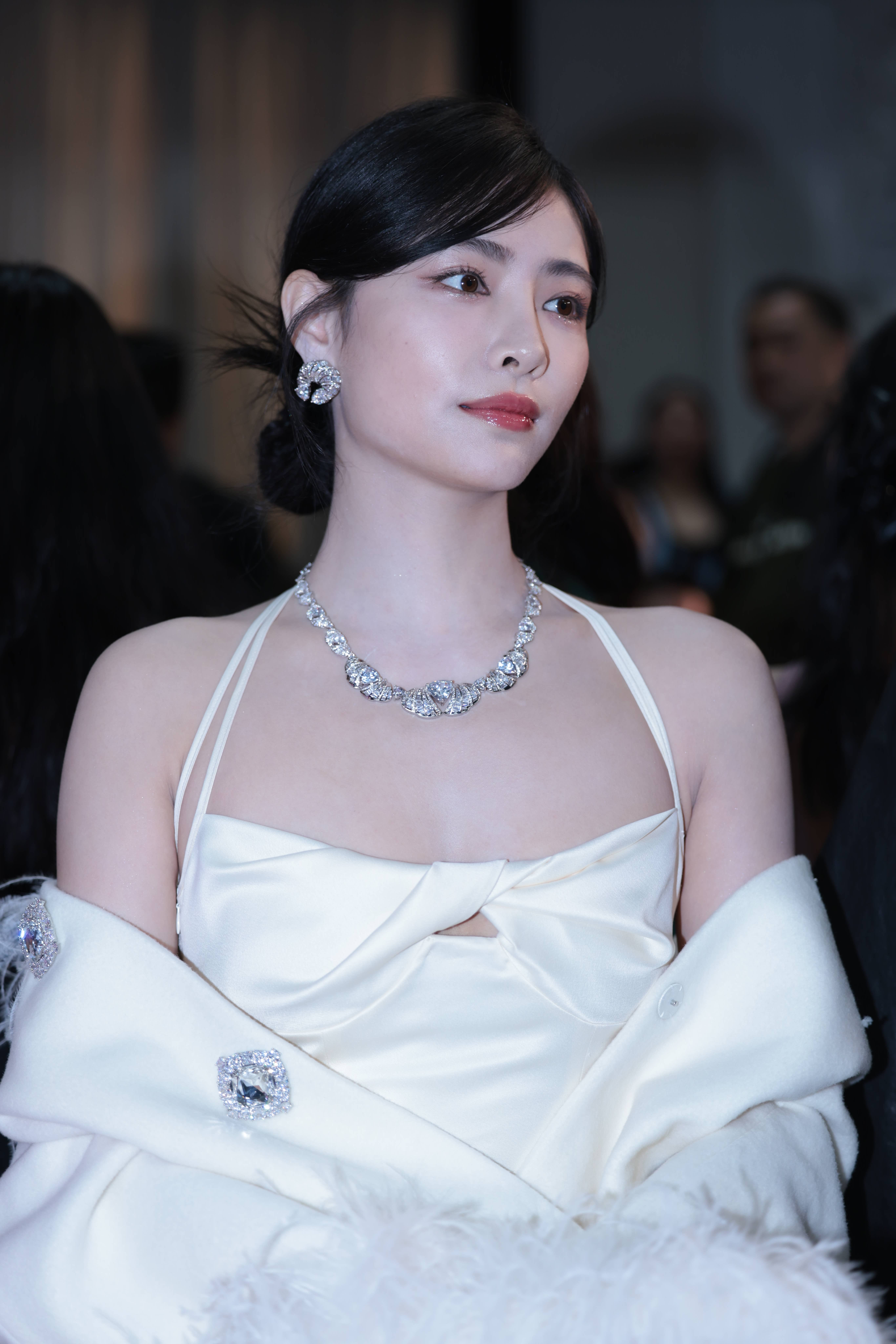 No.9809 优雅白裙 [96P-944MB]