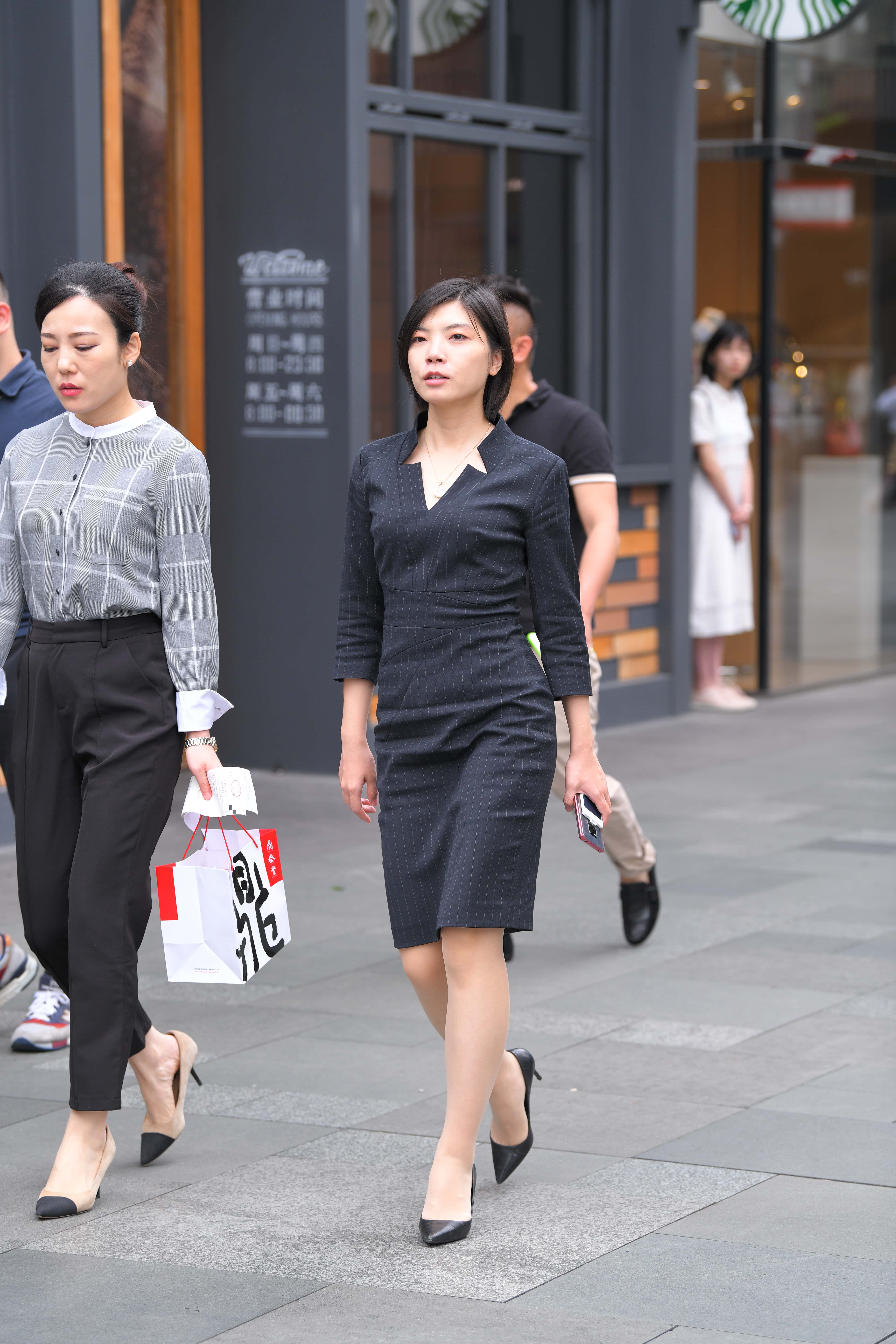 GS-K219 看看这是哪个行业的制服 【70P 1.68G】