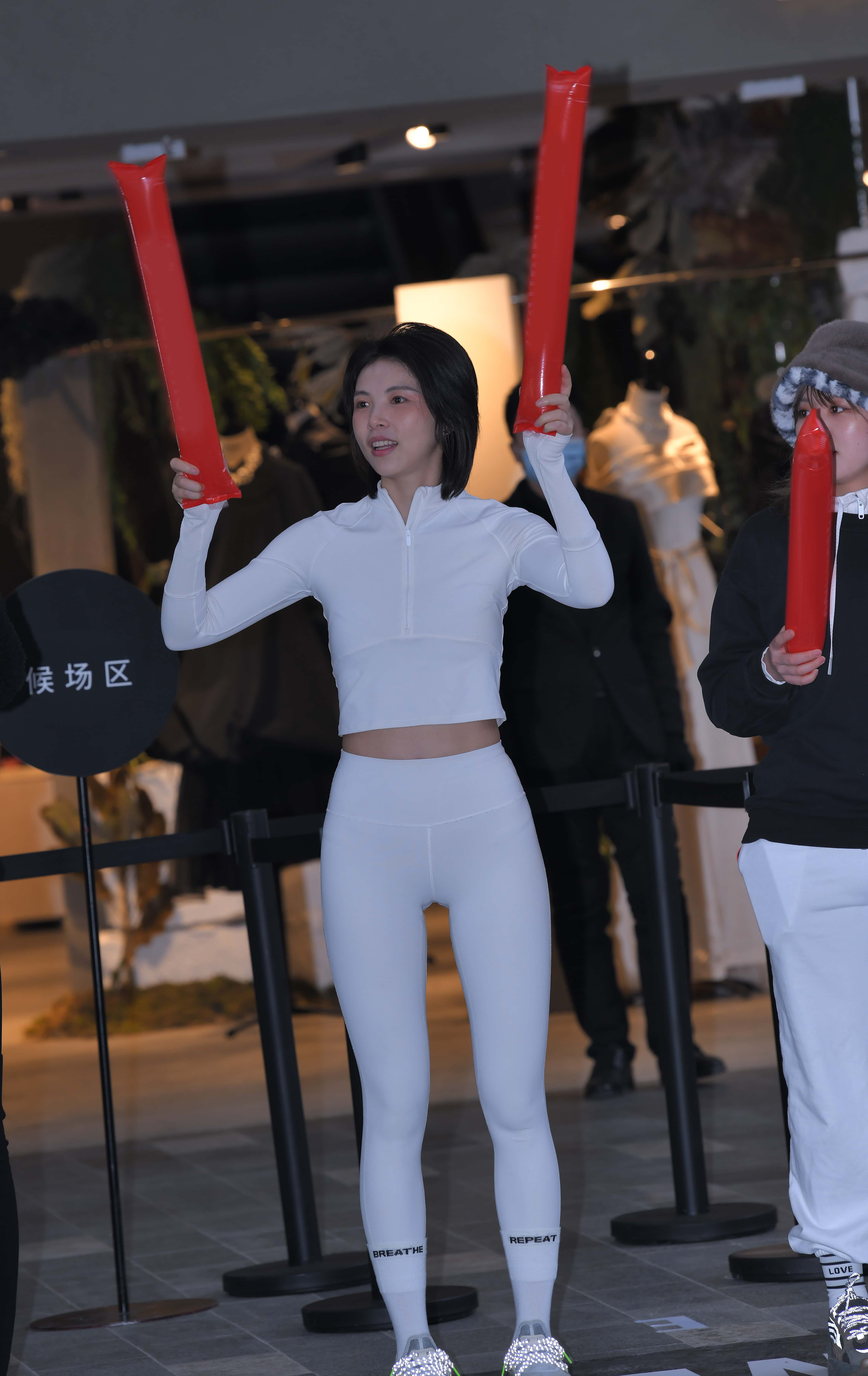 GS-T824  快乐的白色紧身裤 【56P  1.43G】