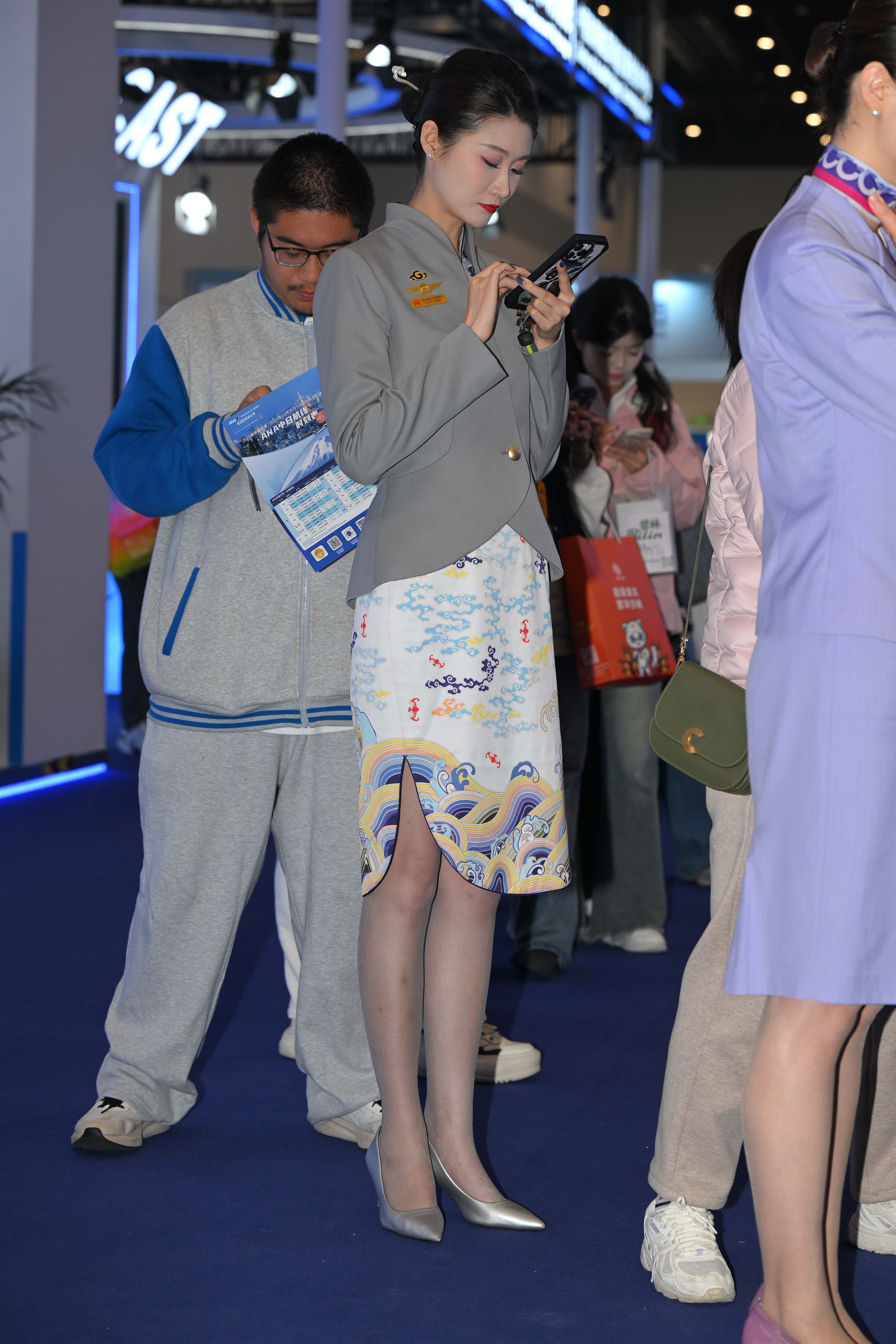 No.9851 高级乘务长 [90P-2.06GB]