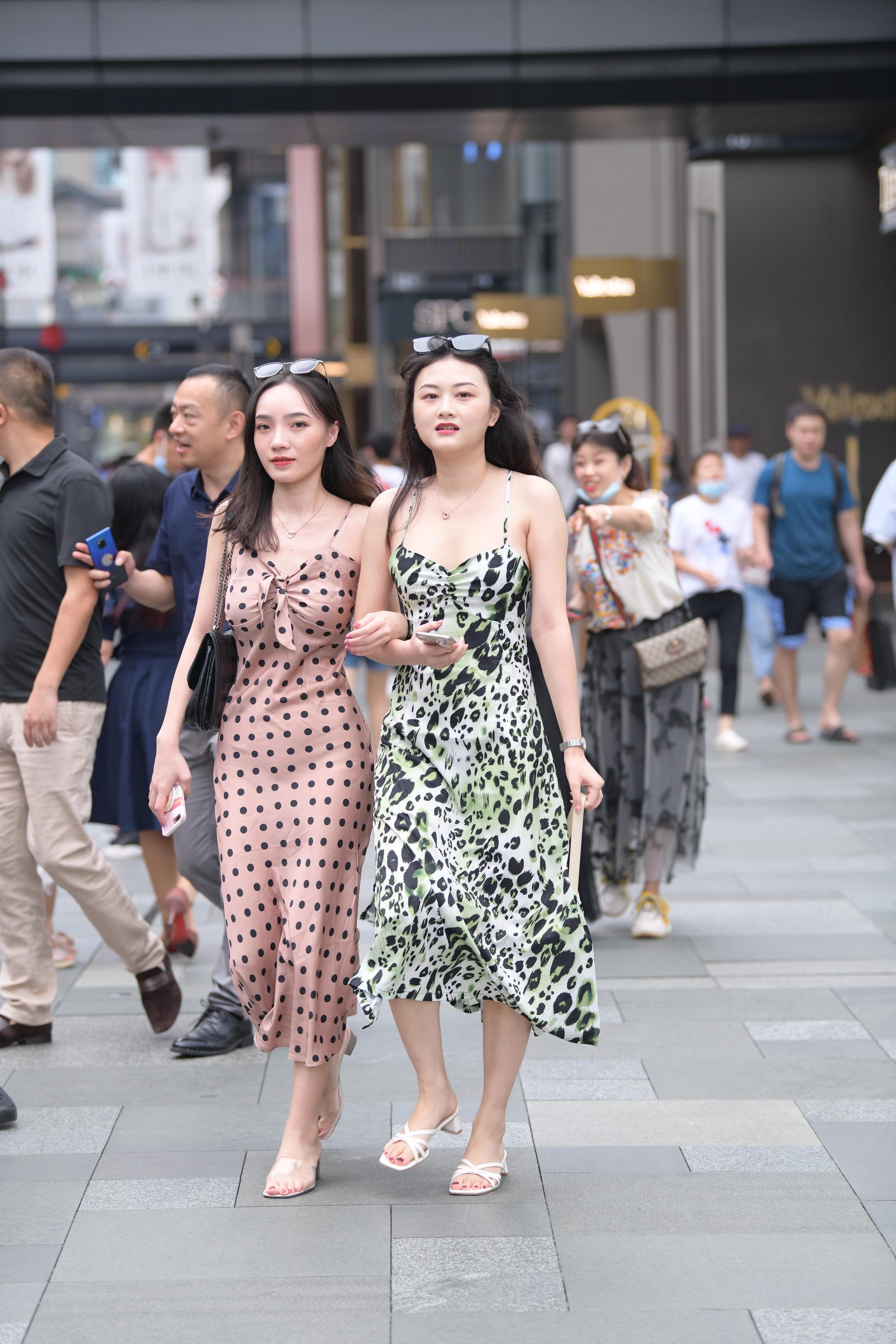 GS-K251 性感吊带裙，丰满的女人 【41P 990M】