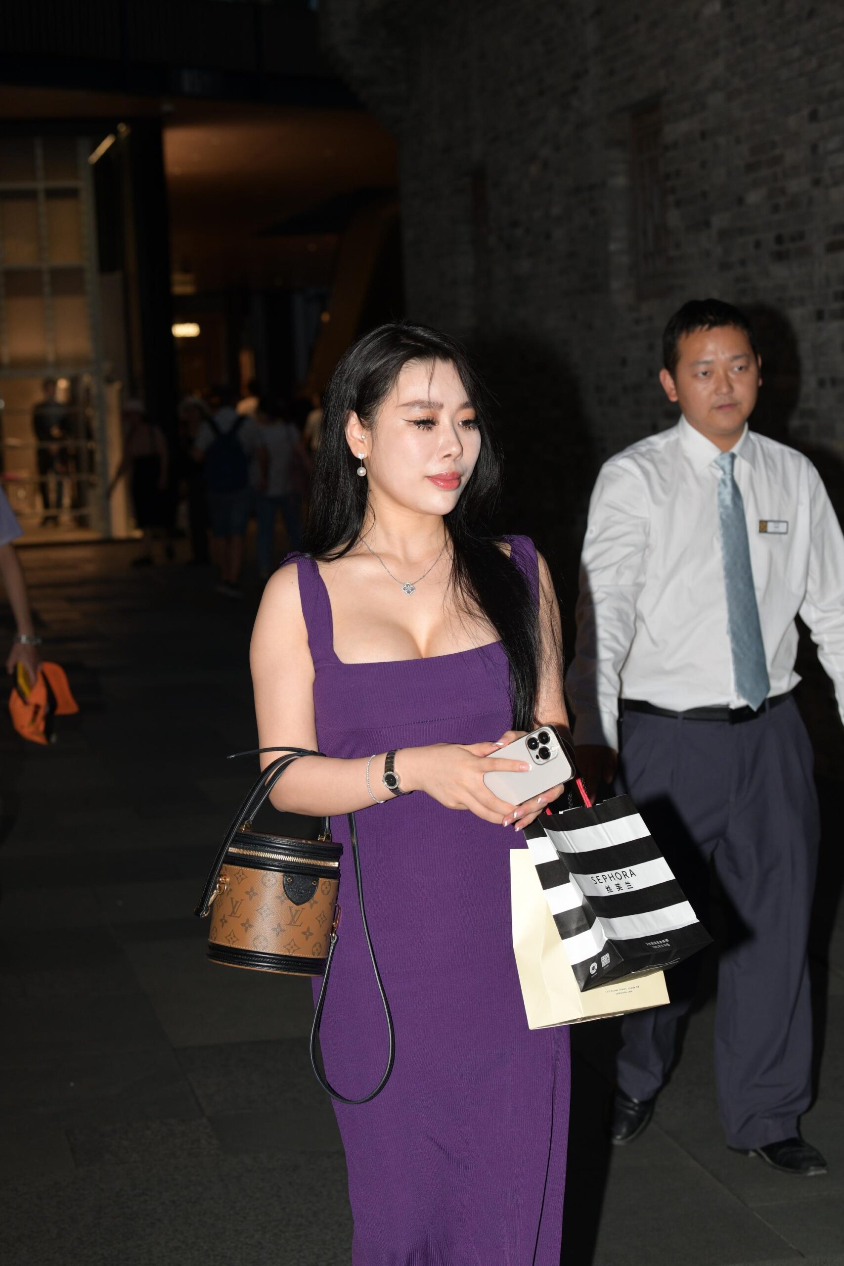 No.9731 复古风紫色长裙 [102P-2.35GB]