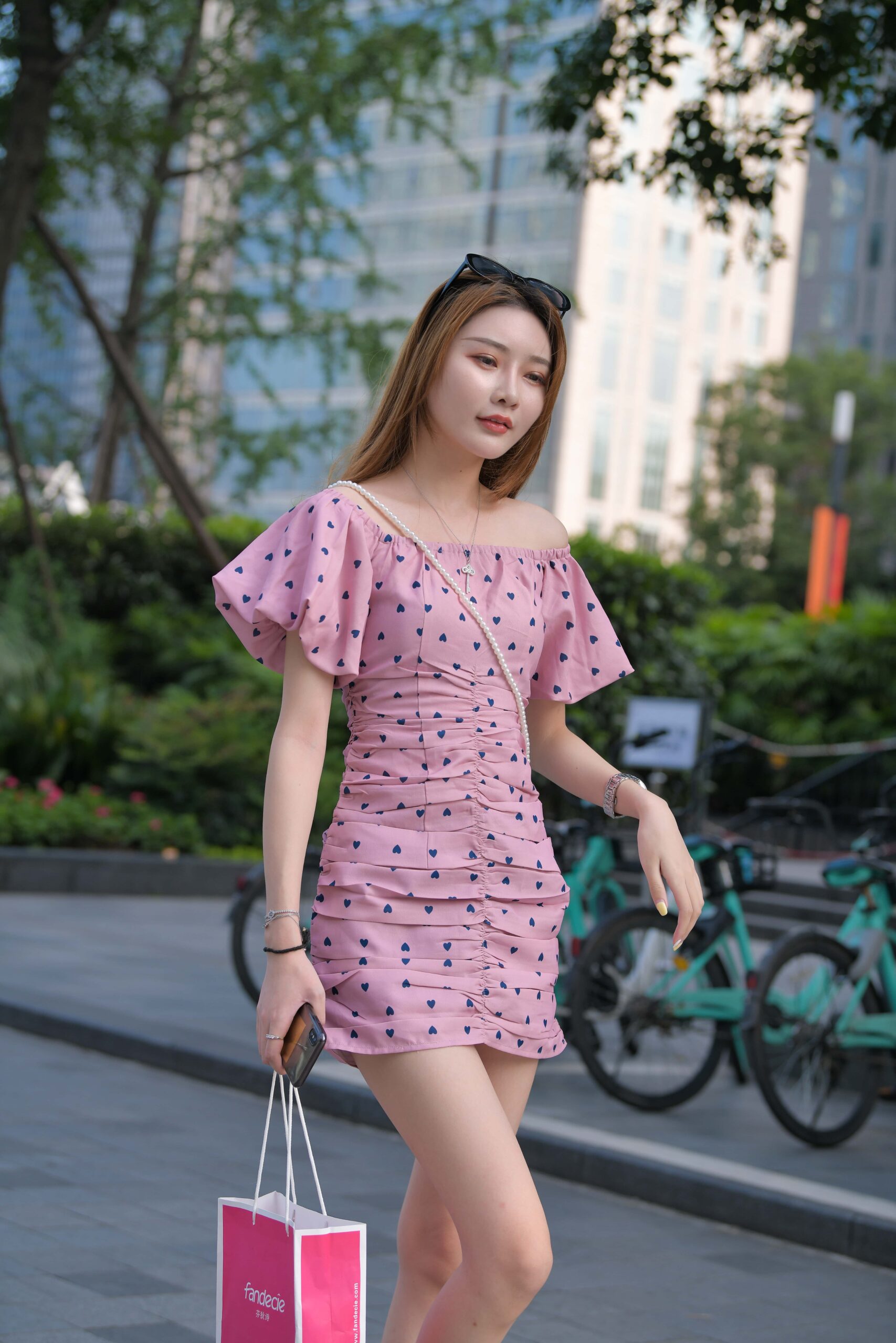 GS-X827 满是小心心的短裙美女 【32P 454M】