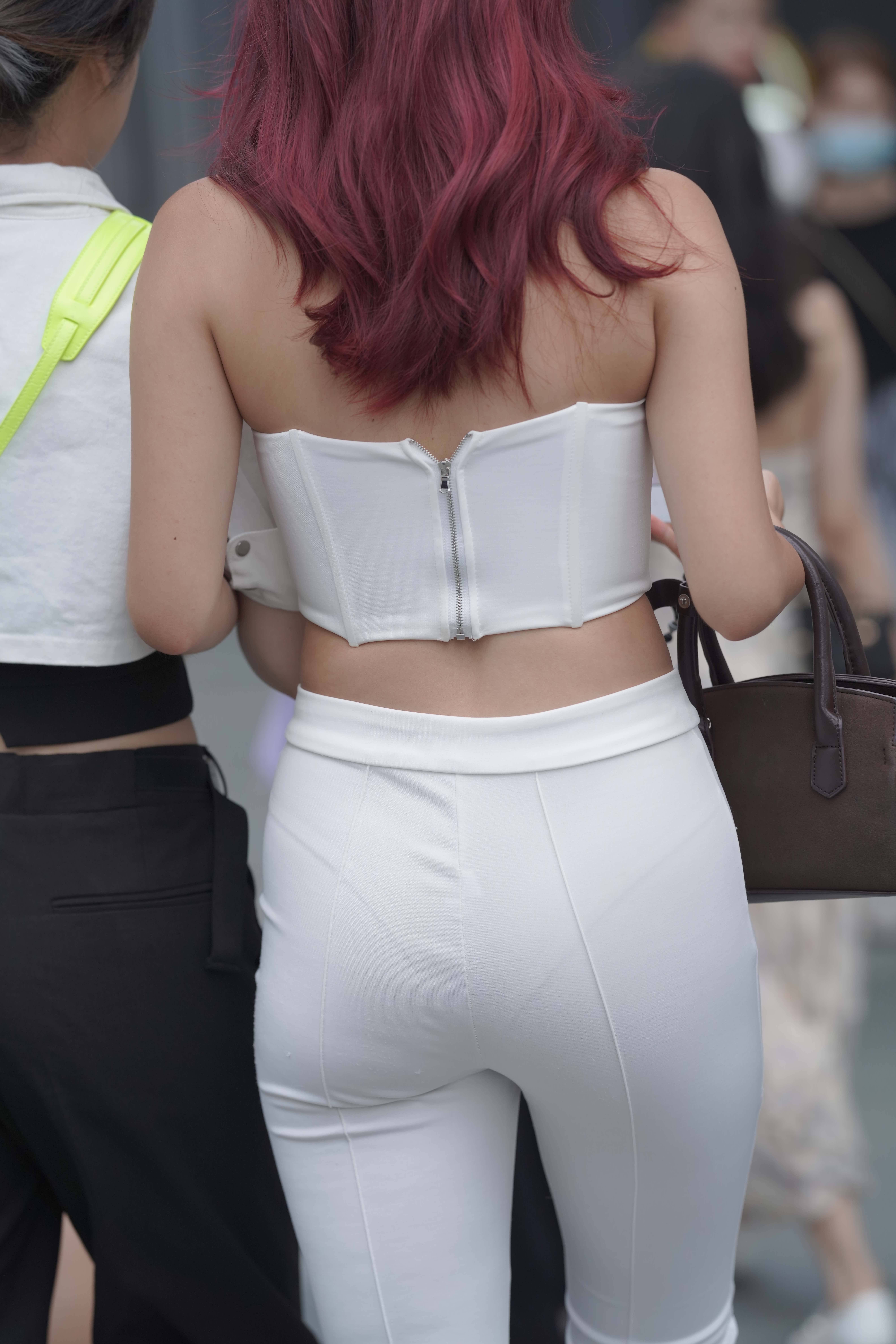 GS-T839 街拍白长裤小姐姐 【90P 1.00G】