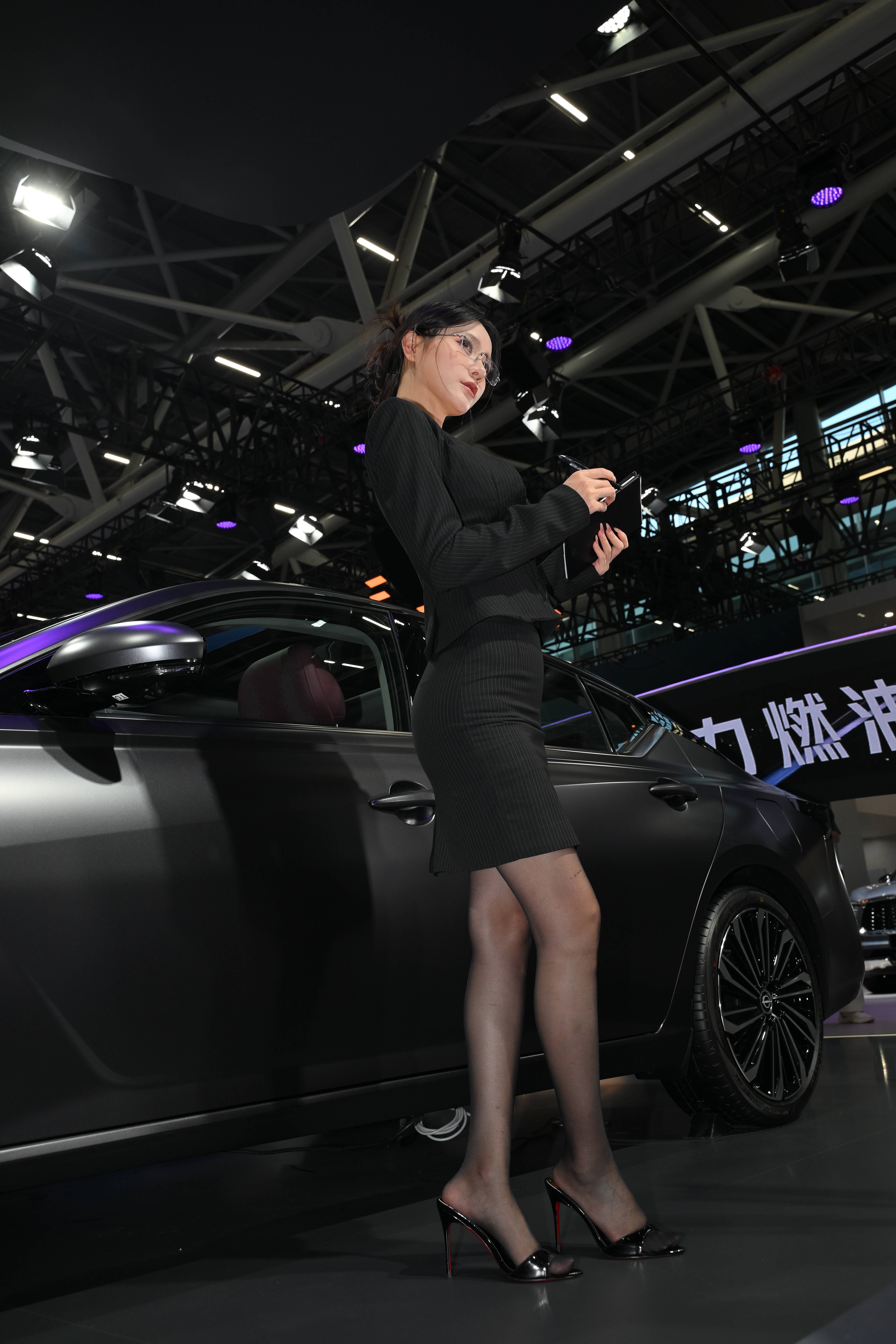 No.9871 你的小君黑丝制服 [136P-2.91GB]