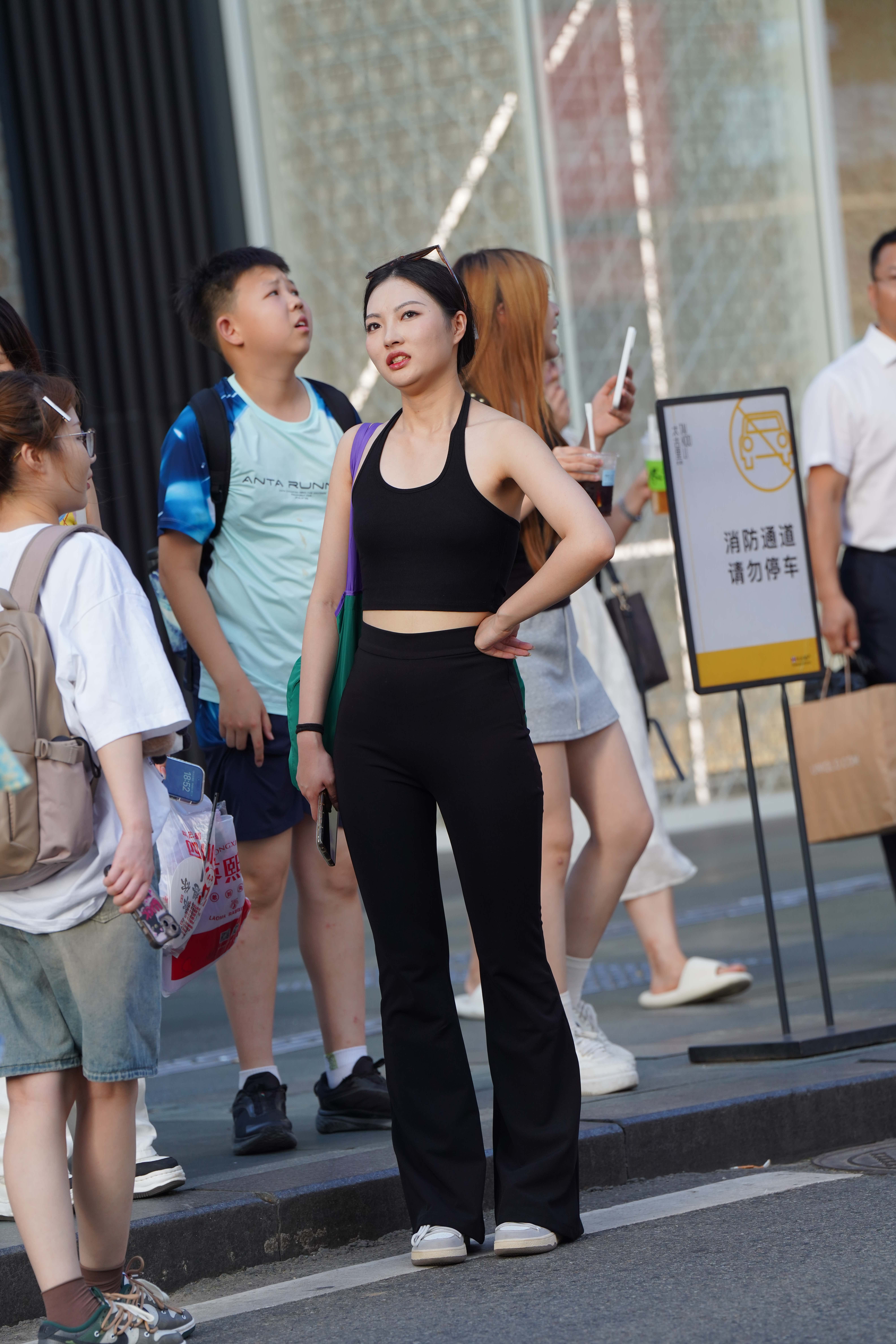 GS-X893 街拍黑色长裤美眉 【48P 703M】