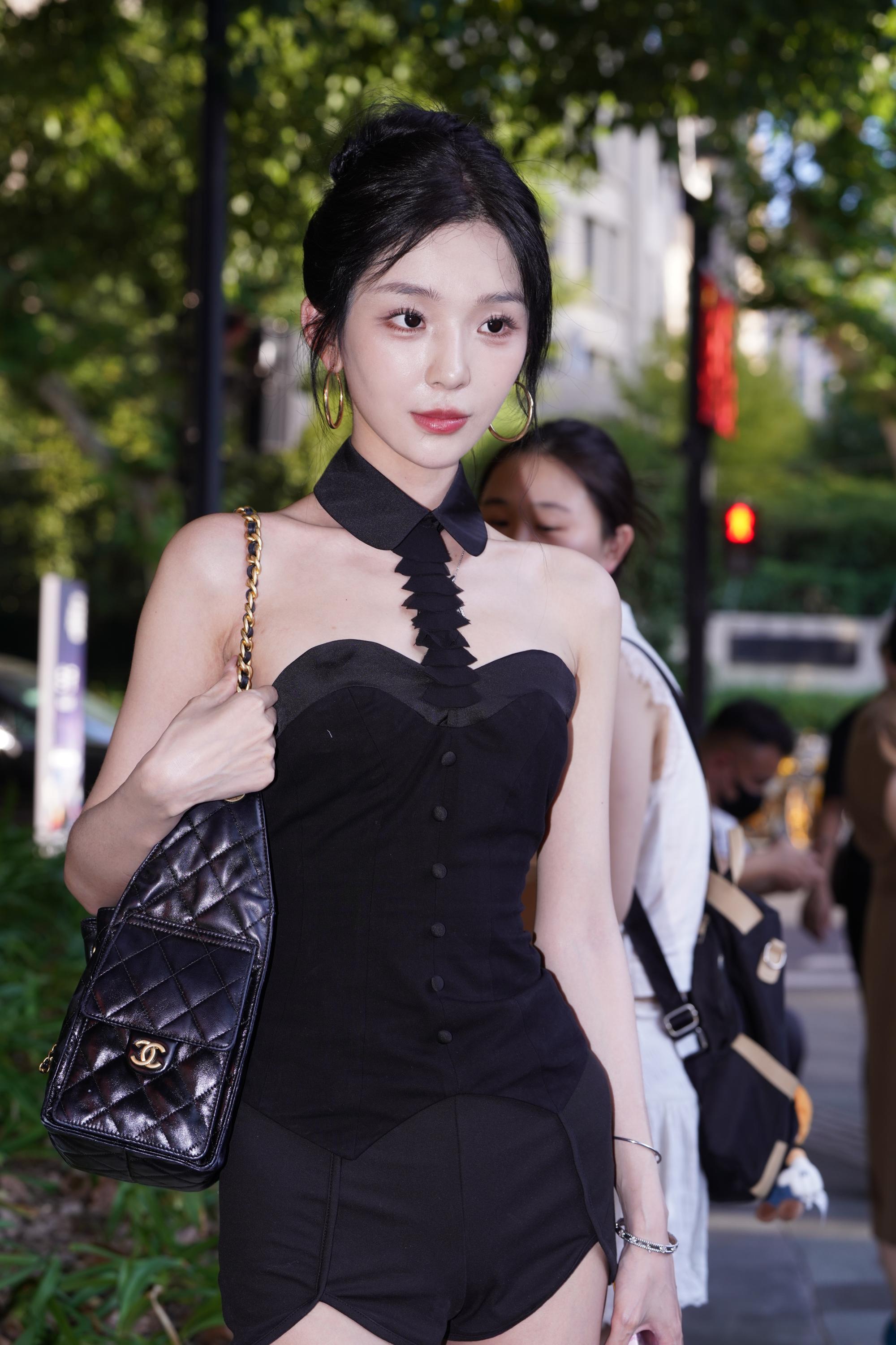 No.9960 长靴短裤清秀妹子 [119P-3.72GB]