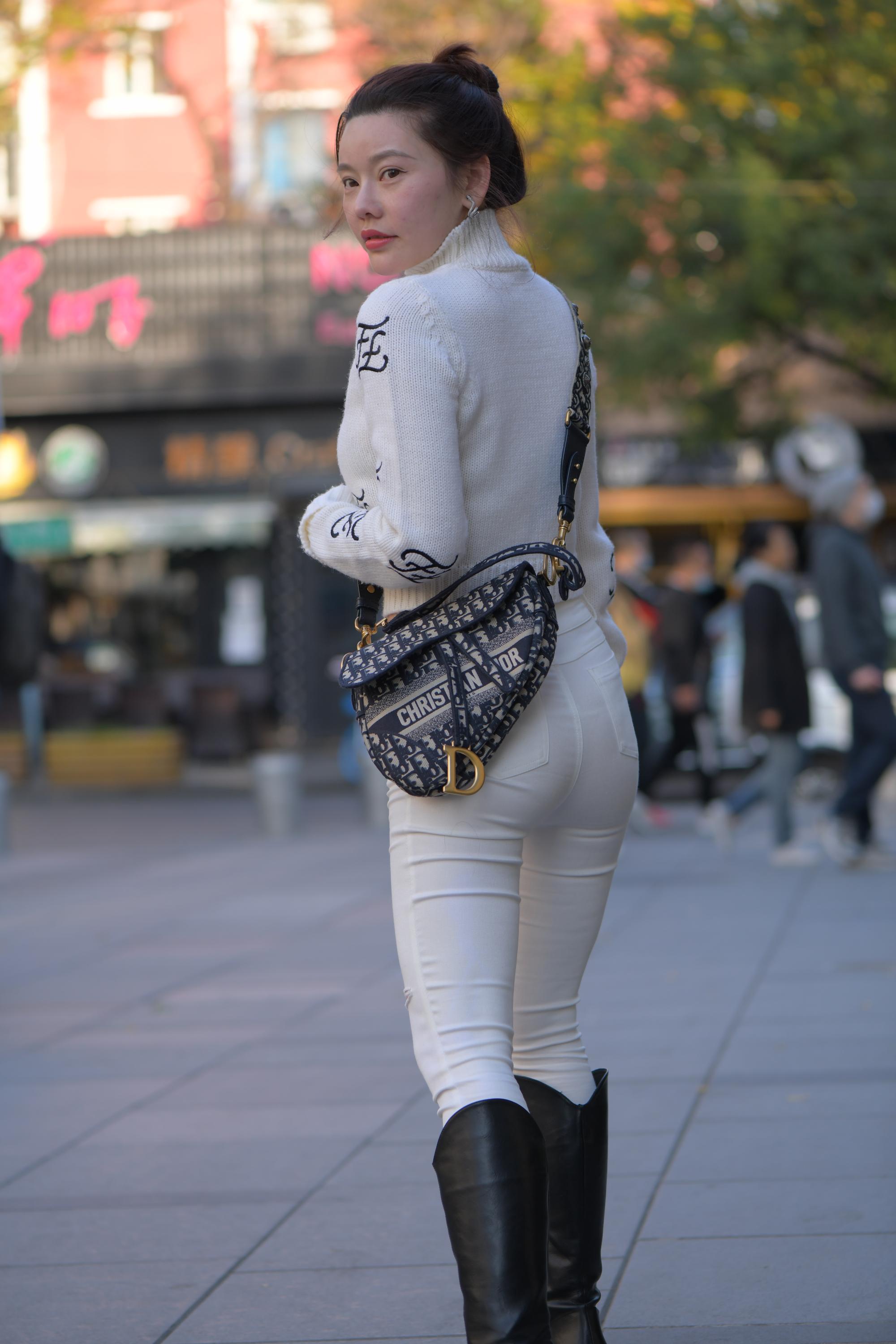 No.9942 性感白色牛仔裤 [202P-4.64GB]