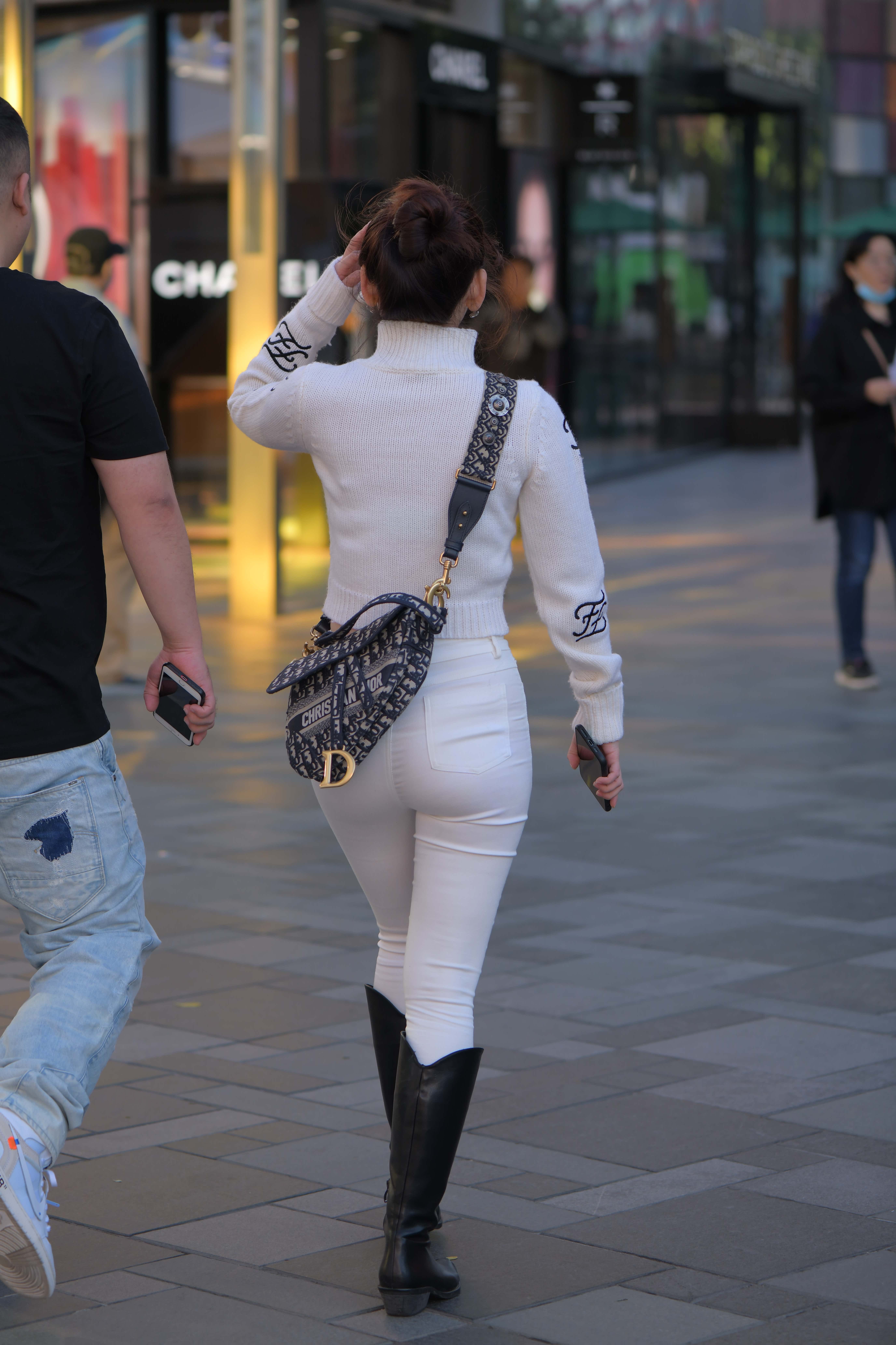 No.9942 性感白色牛仔裤 [202P-4.64GB]