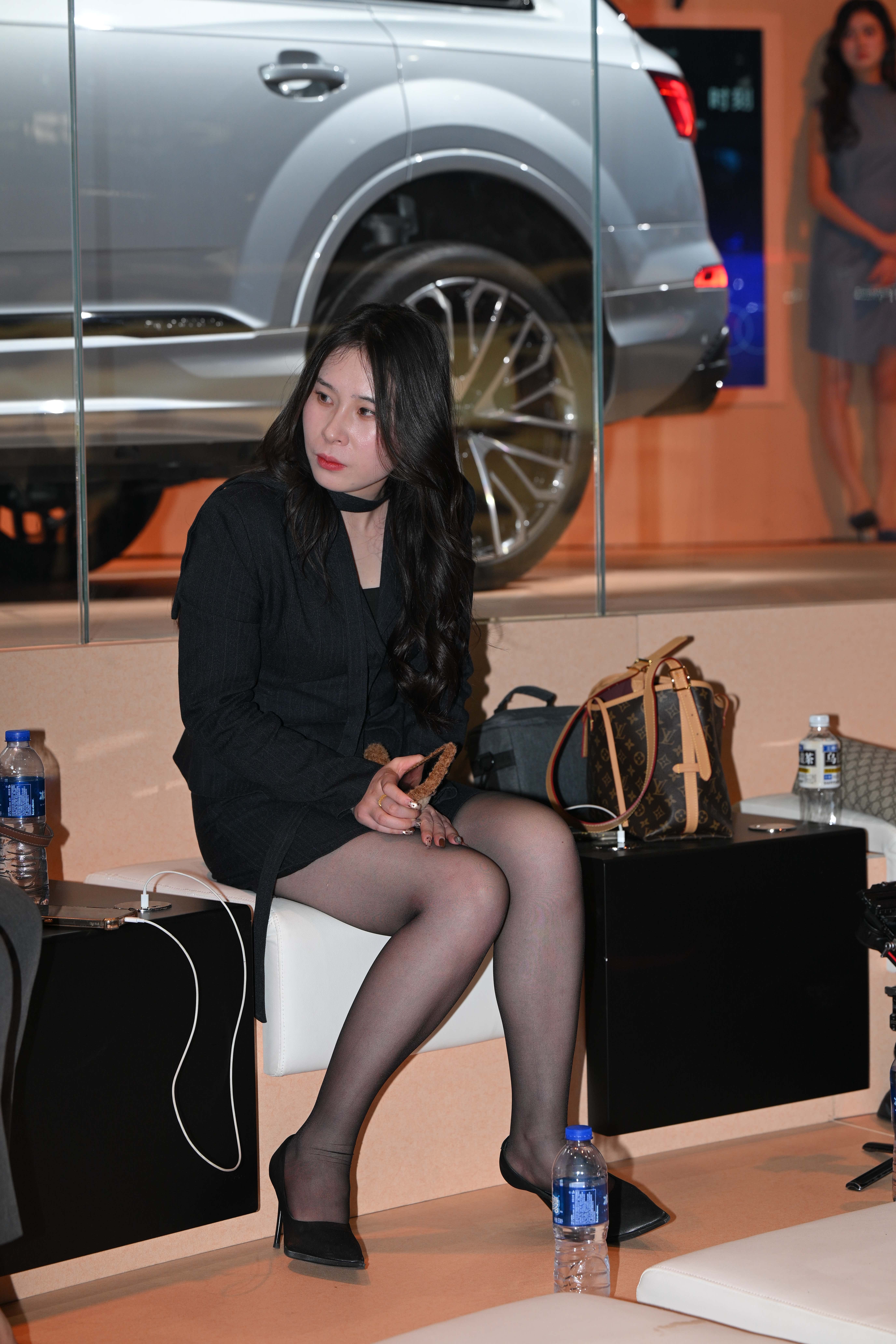 No.9899 黑丝半脱鞋 [78P-1.81GB]