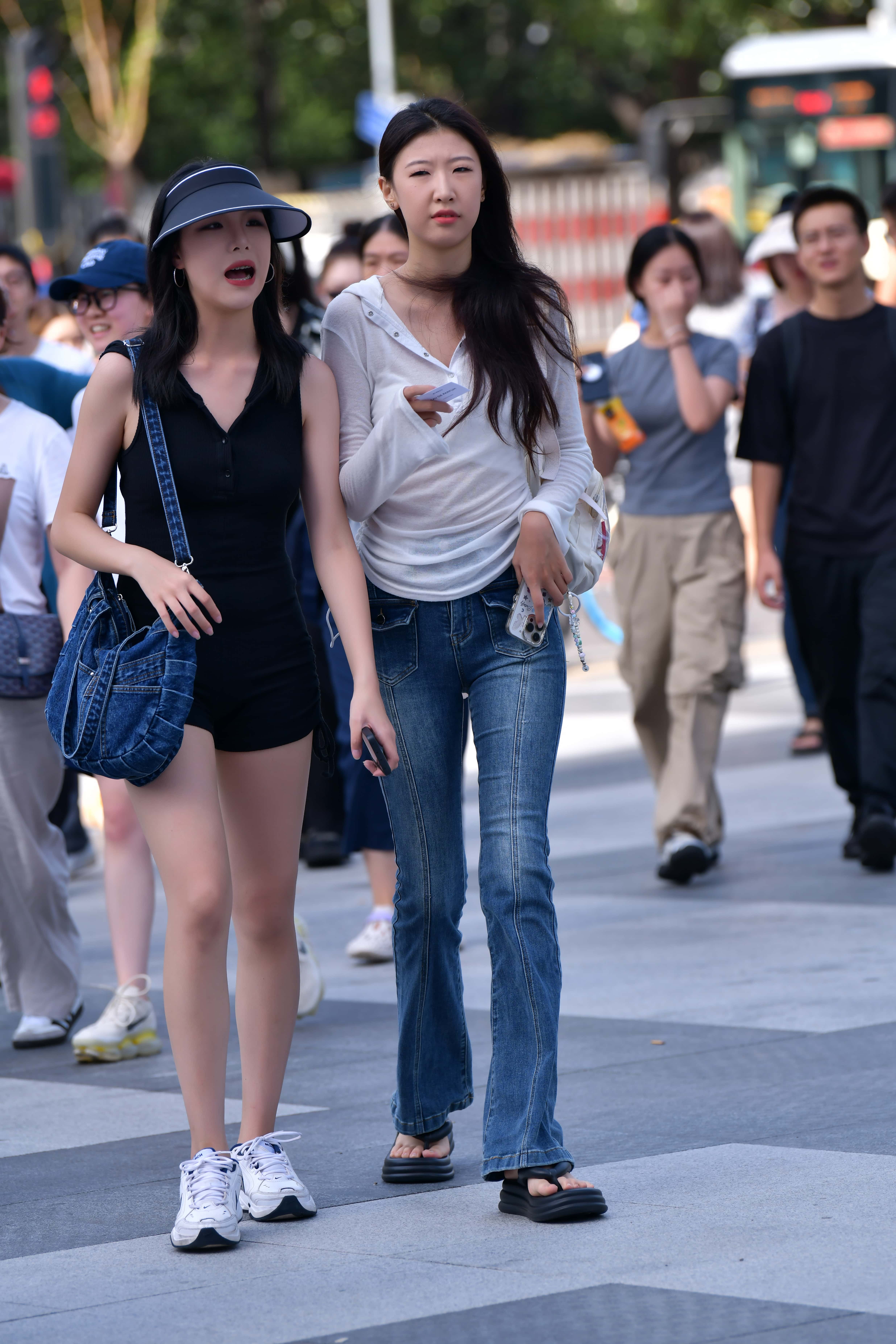 GS-T879 笑呵呵牛仔裤美女 【82P 1.47G】